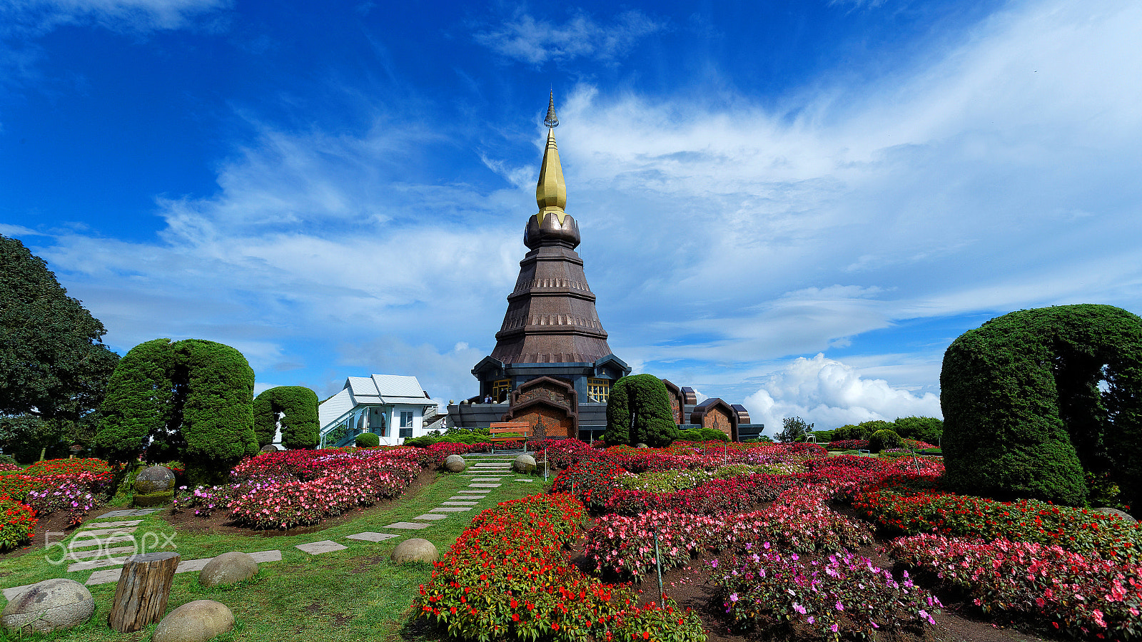 Canon EOS-1D X + Canon EF 17-40mm F4L USM sample photo. Royal pagodas-thailand photography