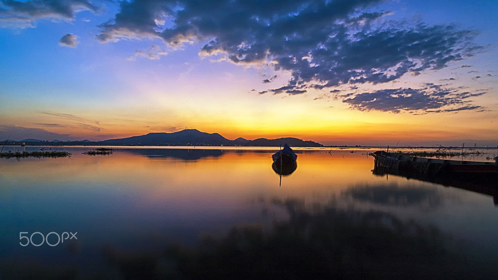 Canon EOS 5D sample photo. Boat silhouette photography