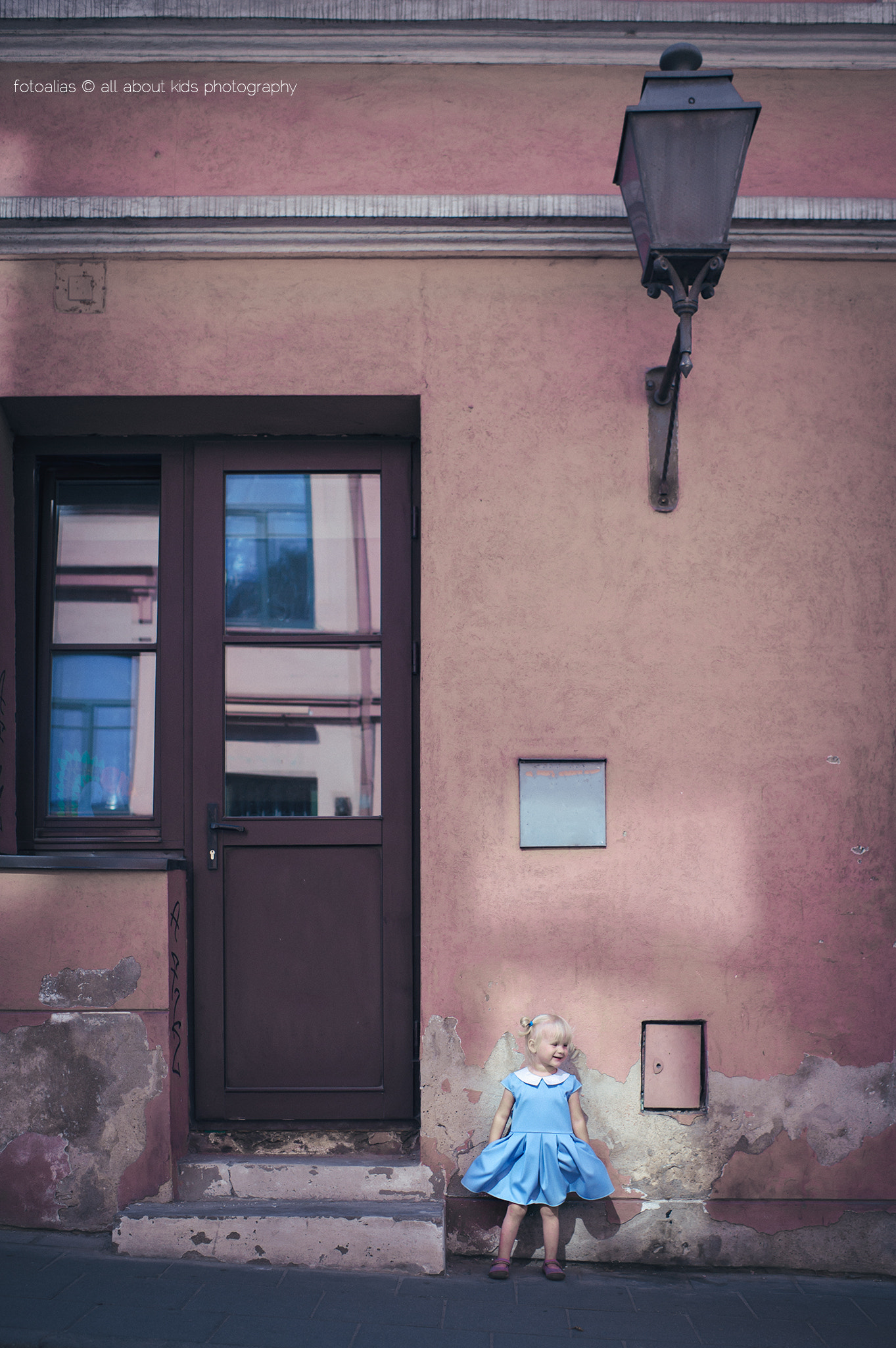 Nikon D3S + Nikon AF-S Nikkor 35mm F1.4G sample photo. Very very little girl... photography