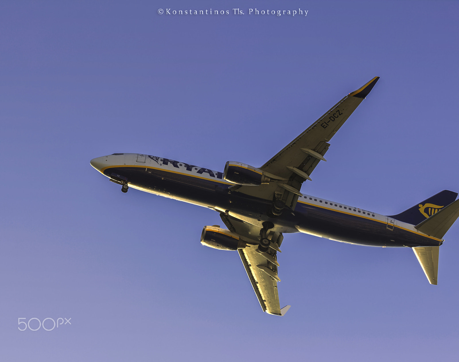 Canon EOS 600D (Rebel EOS T3i / EOS Kiss X5) + Canon EF 70-200mm F4L IS USM sample photo. The airliner... photography