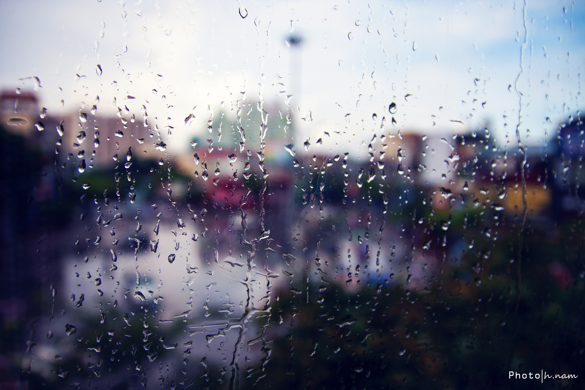 Canon EOS 40D sample photo. Through the rain photography