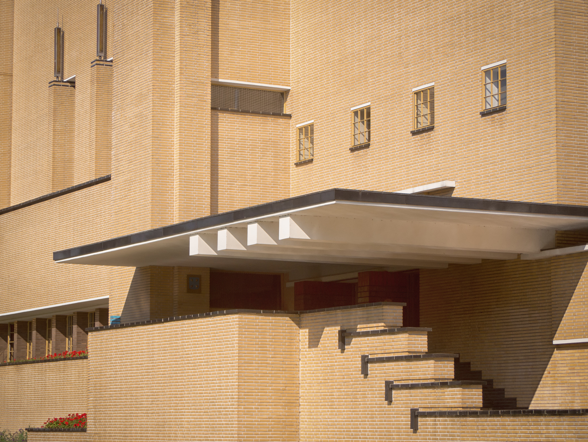 Panasonic Lumix G Vario 45-200mm F4-5.6 OIS sample photo. Lines are an important aspect of the architecture... photography