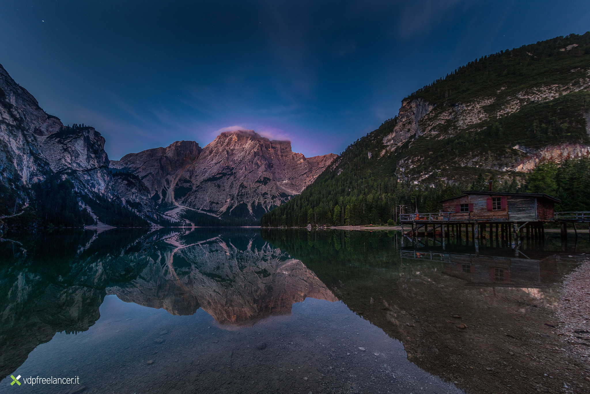 Canon EOS 5DS + Canon EF 11-24mm F4L USM sample photo. Dawn in braies lake photography