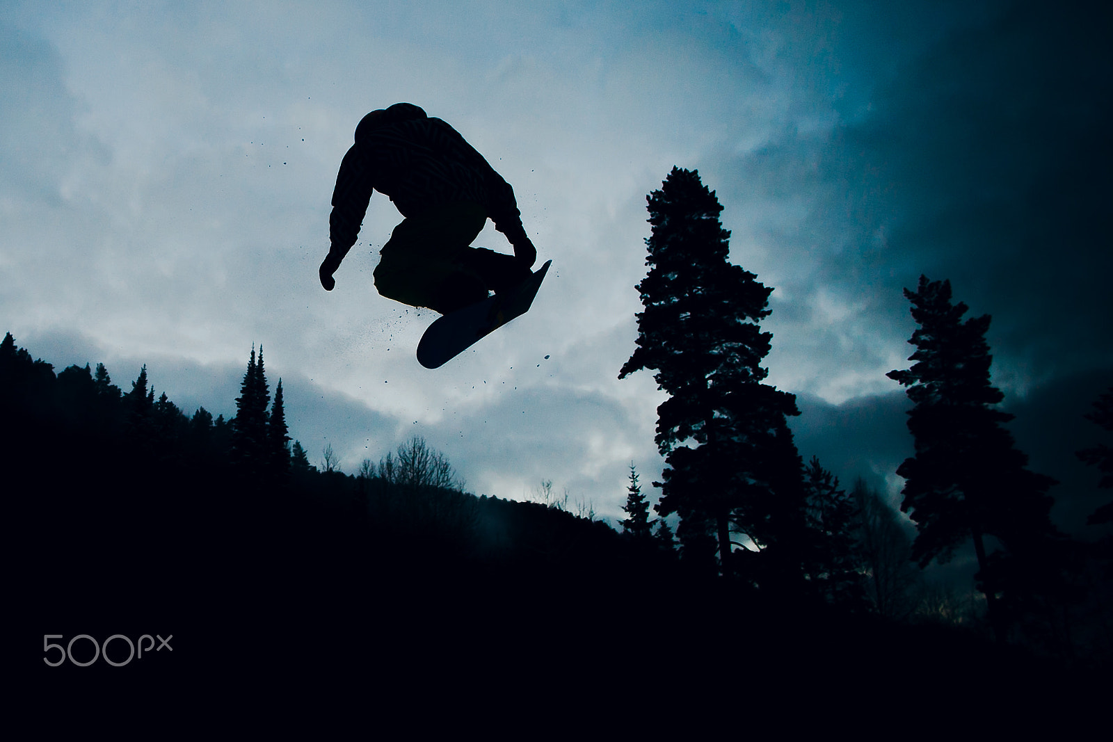 Canon EF 20mm F2.8 USM sample photo. Snowboarder photography