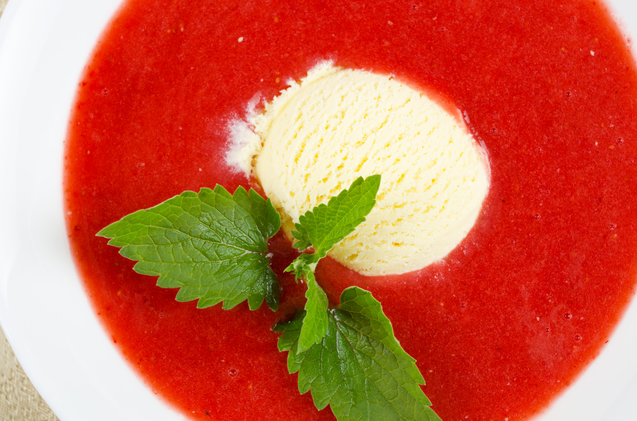 Nikon D7000 + Nikon AF Nikkor 35mm F2D sample photo. Strawberry soup photography