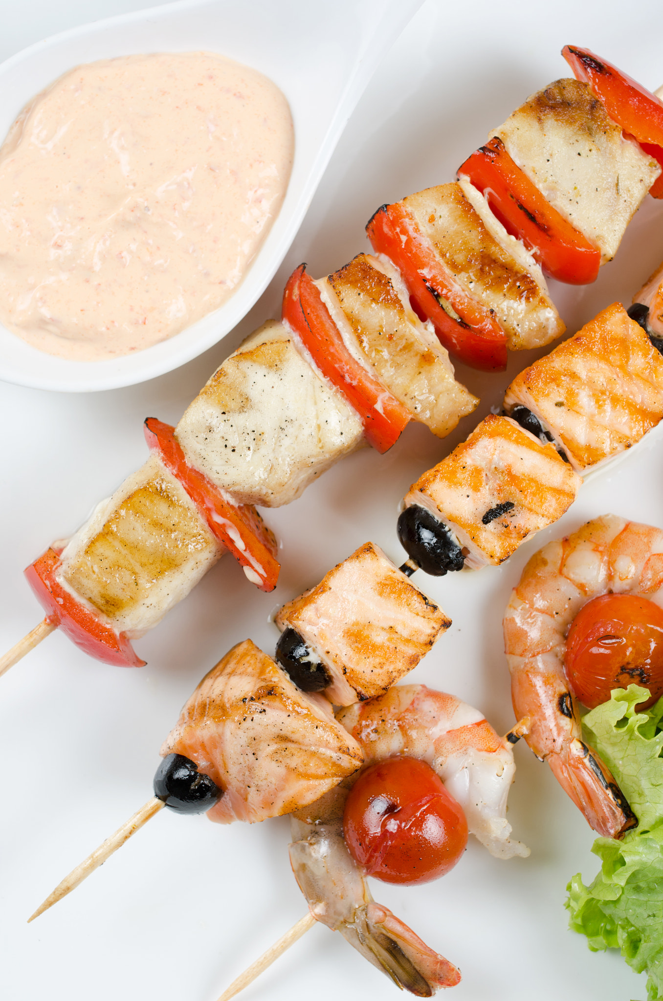 Nikon D7000 + Nikon AF Nikkor 35mm F2D sample photo. Grilled salmon and shrimps photography