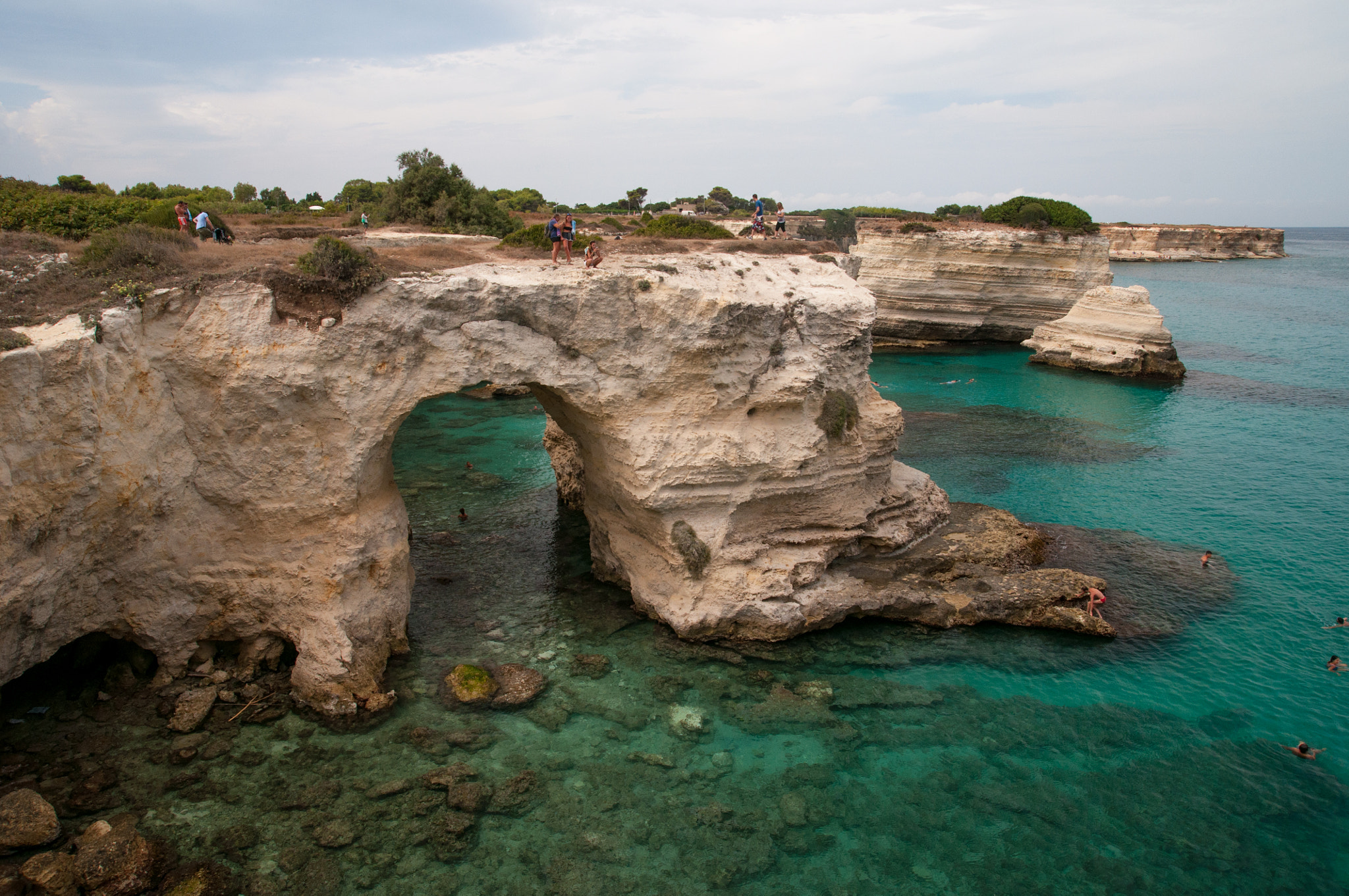 Nikon D5000 sample photo. The arch photography