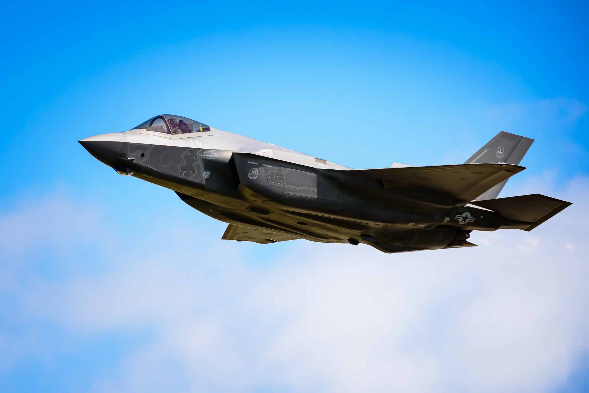 Nikon AF-S Nikkor 300mm F2.8G ED VR II sample photo. F35a jsf lightning ii photography