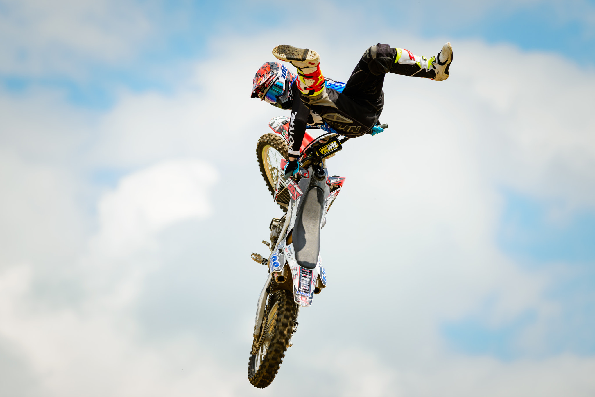 Nikon AF-S Nikkor 300mm F2.8G ED VR II sample photo. Mx action sport photography