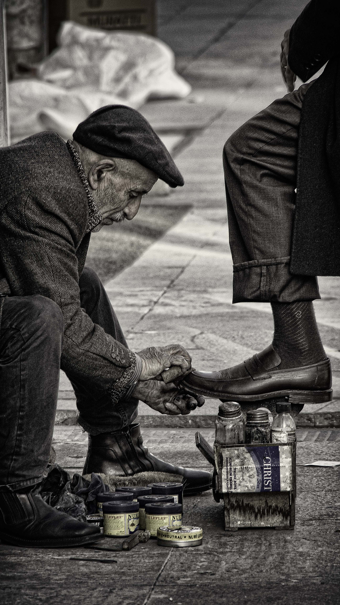 Olympus OM-D E-M5 sample photo. Dignity of labor photography