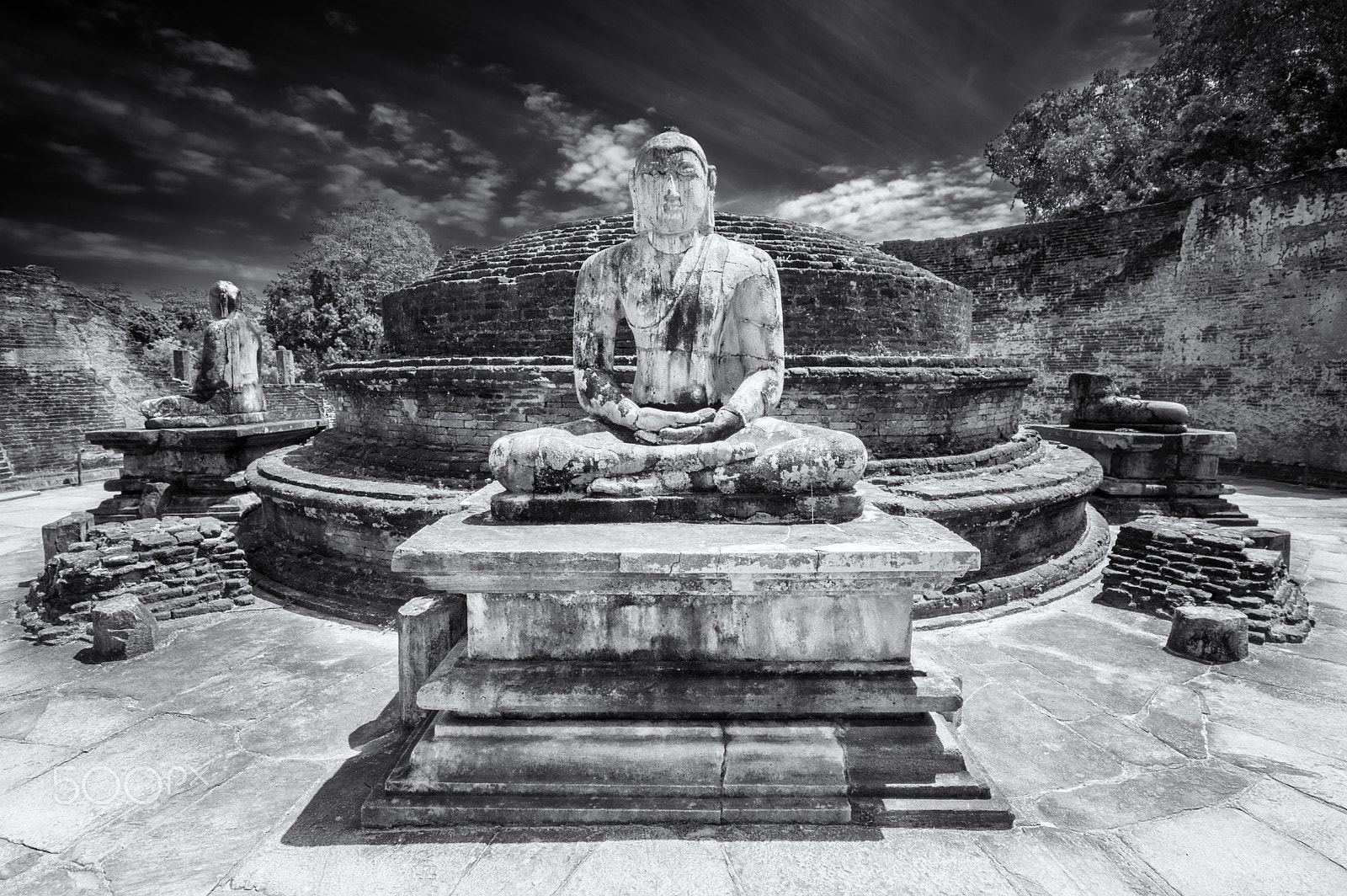 Pentax K-3 sample photo. Polonnaruwa temple photography