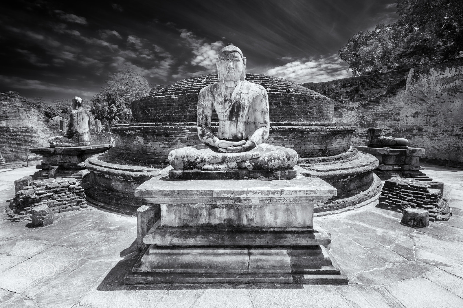 Samsung/Schneider D-XENON 12-24mm F4 ED AL [IF] sample photo. Polonnaruwa temple photography