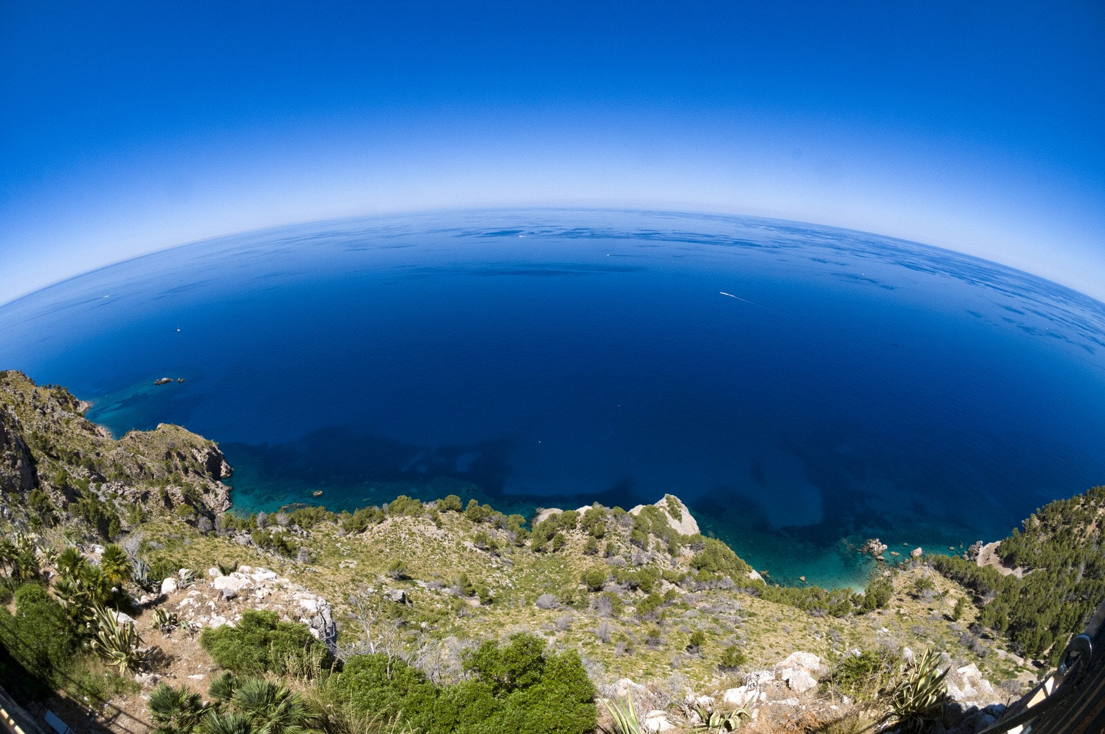 Nikon AF DX Fisheye-Nikkor 10.5mm F2.8G ED sample photo. Near by restaurante es grau mallorca spain photography
