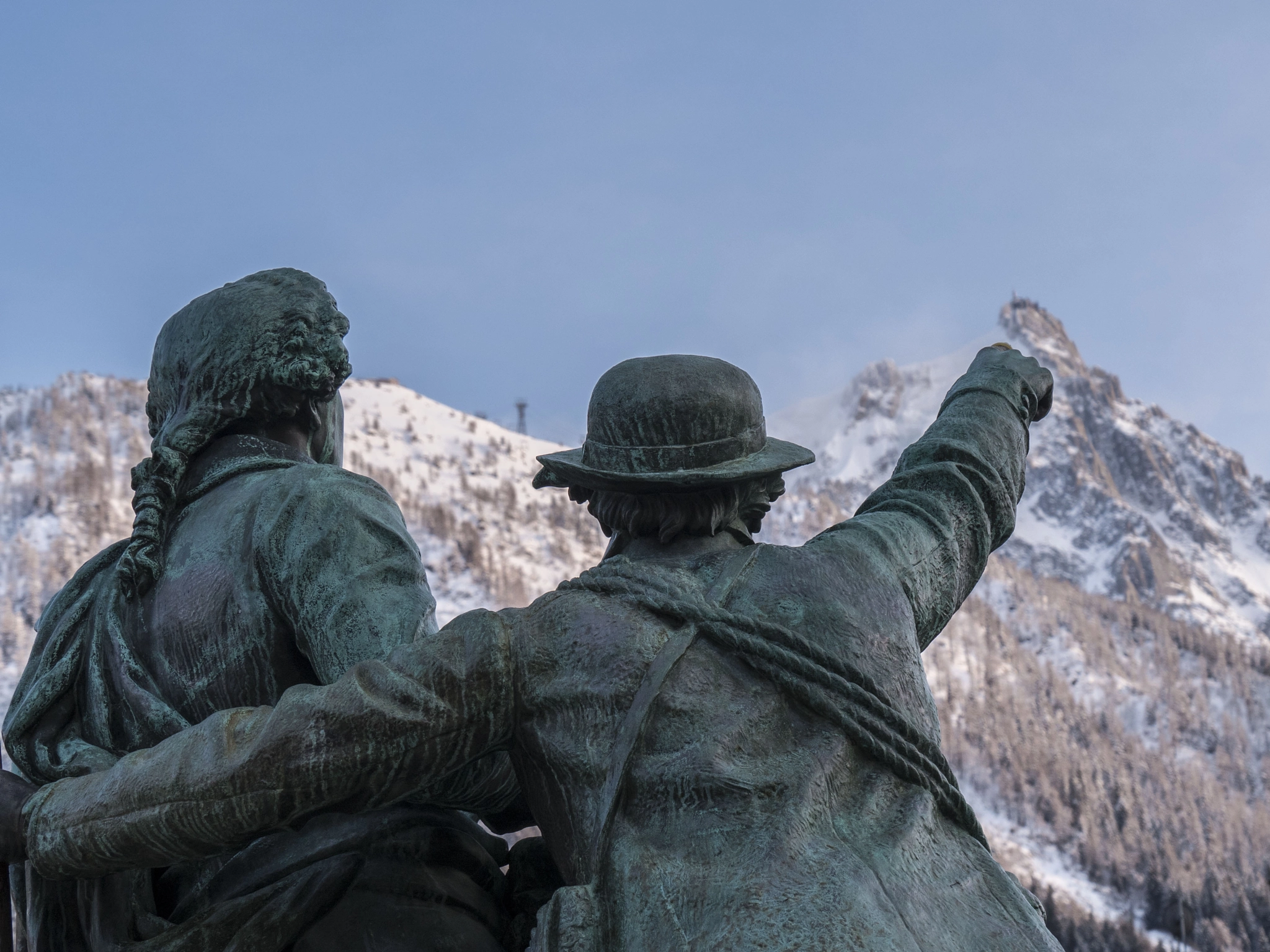Olympus OM-D E-M5 II sample photo. Statue of de saussure and balmat photography