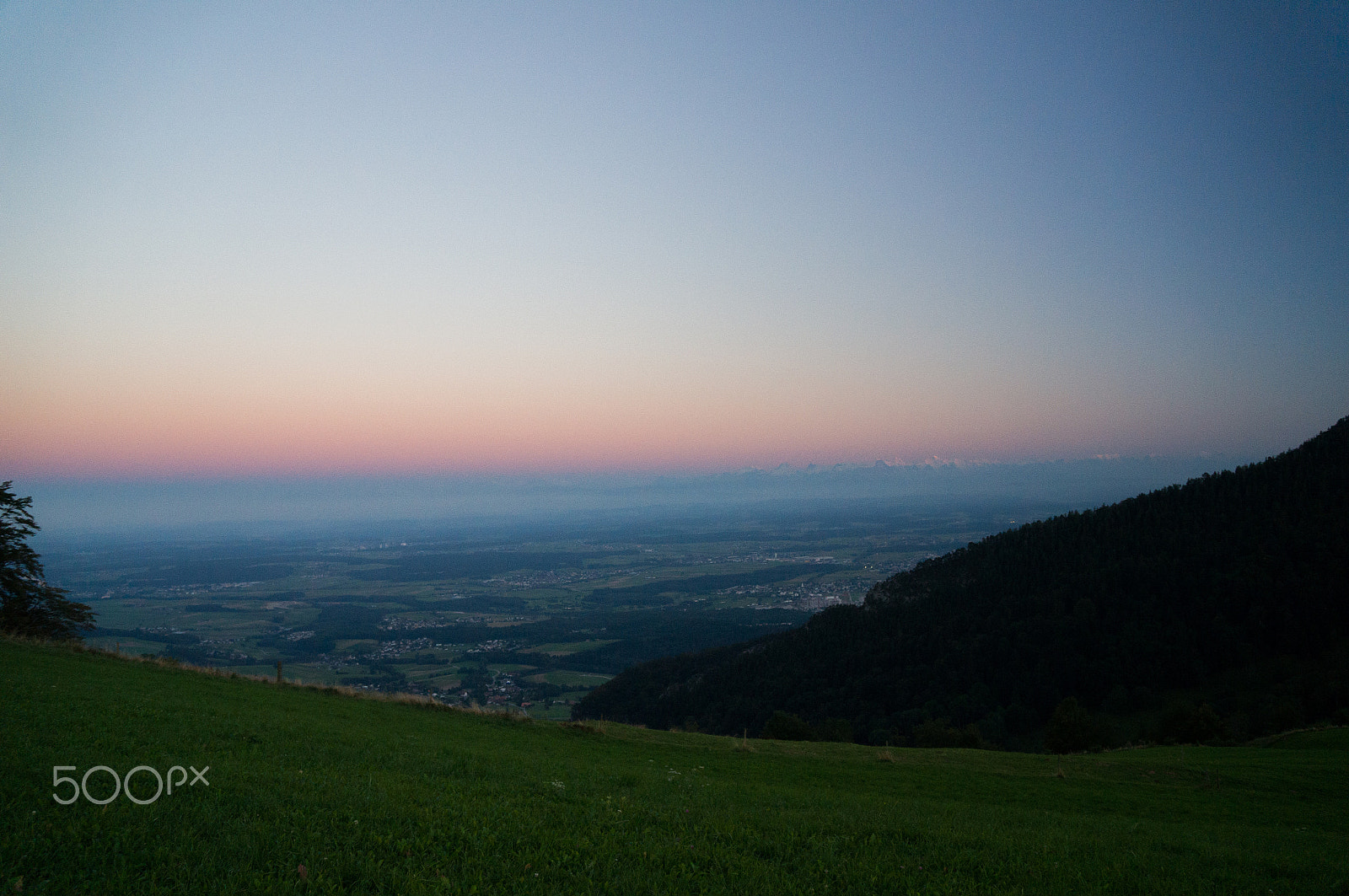 Sony Alpha NEX-6 + Sony Vario-Tessar T* E 16-70mm F4 ZA OSS sample photo. Balmberg evening photography