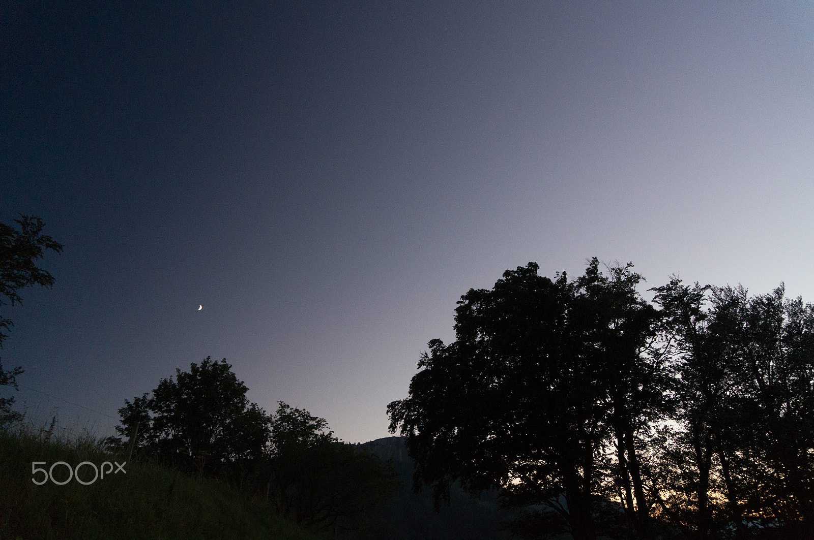 Sony Alpha NEX-6 + Sony Vario-Tessar T* E 16-70mm F4 ZA OSS sample photo. Balmberg evening photography