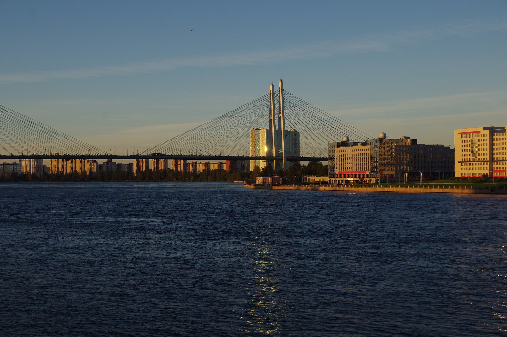 Pentax K-r sample photo. Early morning above neva river photography