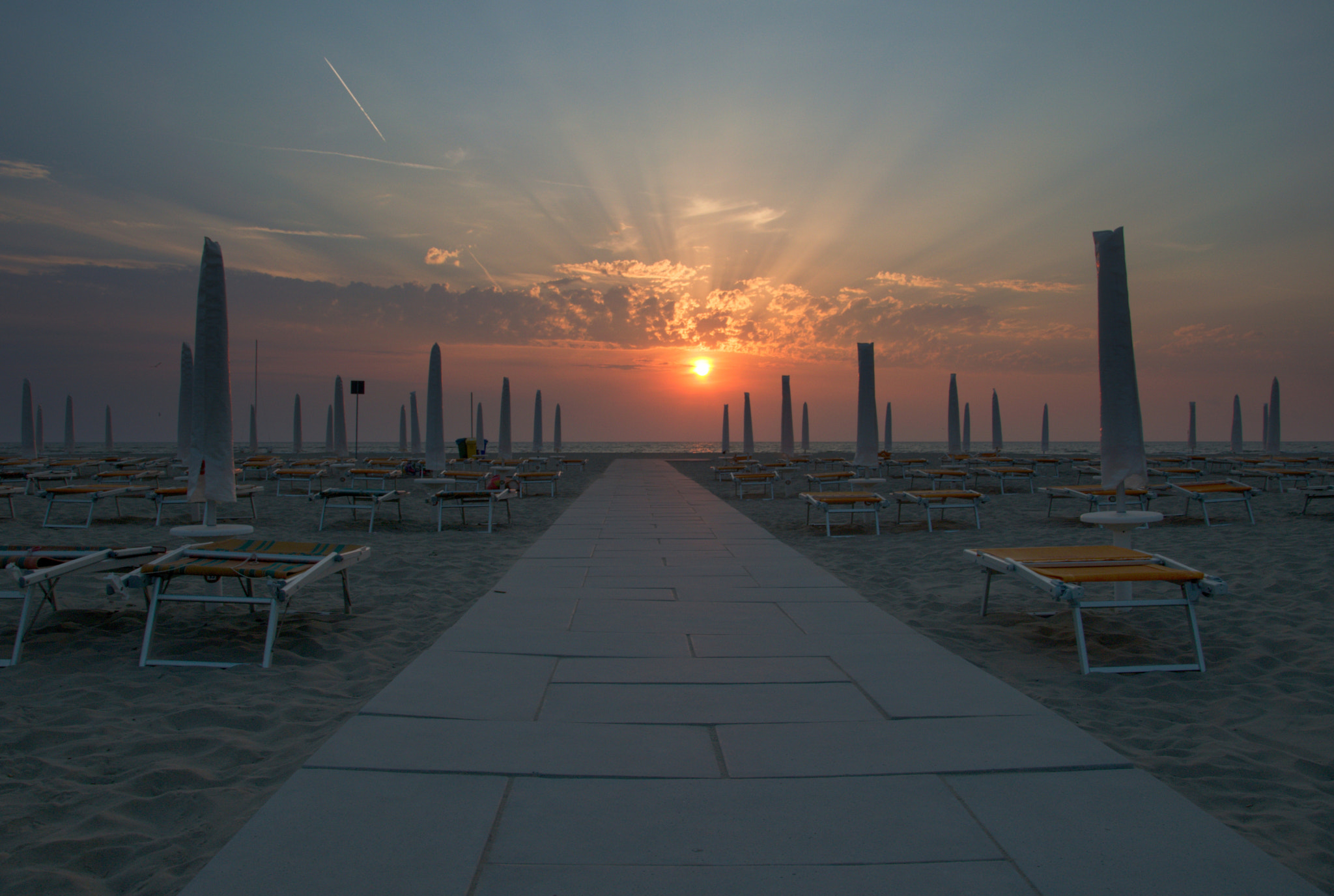18.00 - 105.00 mm f/3.5 - 5.6 sample photo. Sunrse in italy photography