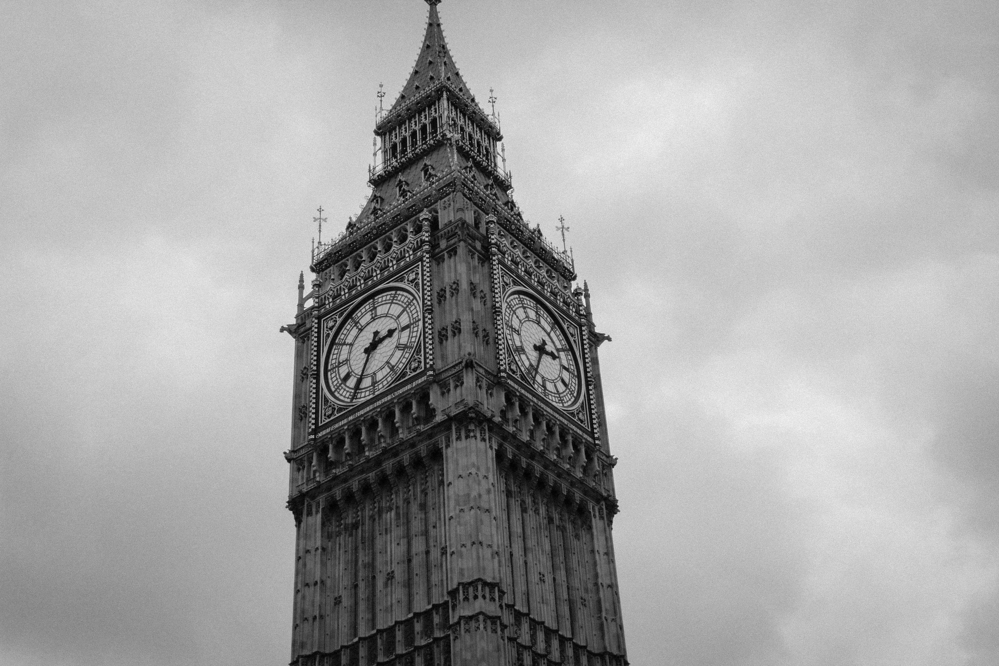 Canon EOS 550D (EOS Rebel T2i / EOS Kiss X4) + Canon EF-S 18-135mm F3.5-5.6 IS STM sample photo. Big ben photography