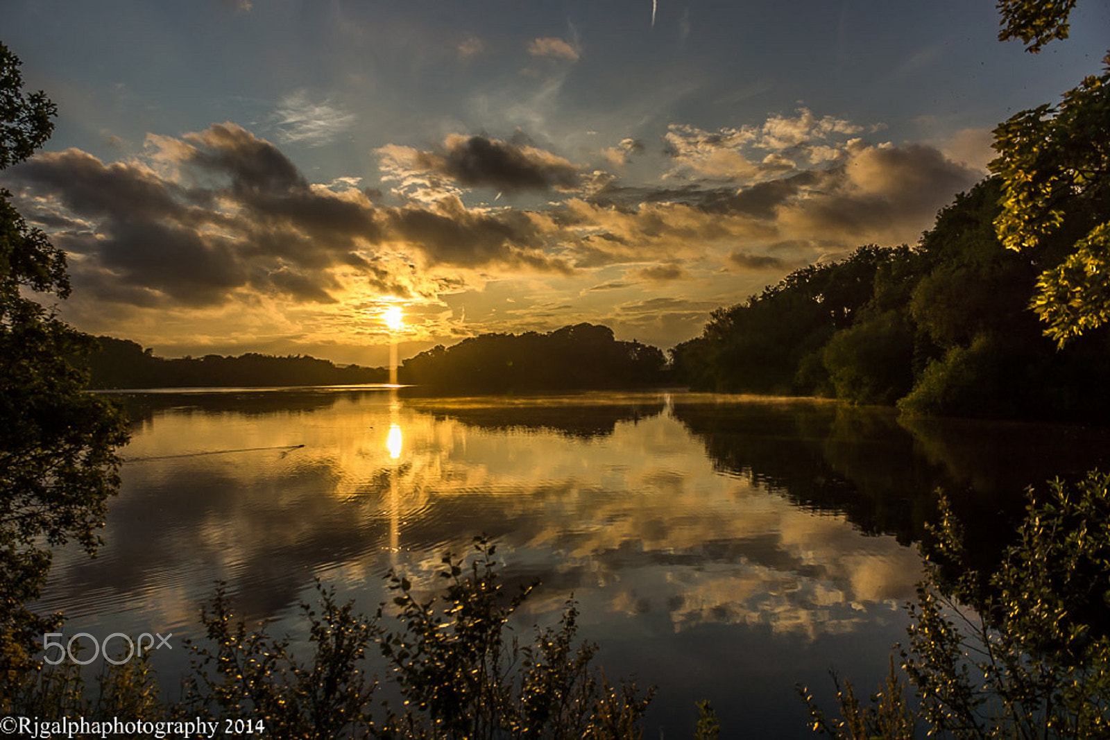 Sony DT 18-70mm F3.5-5.6 sample photo. Swithland  lake light photography