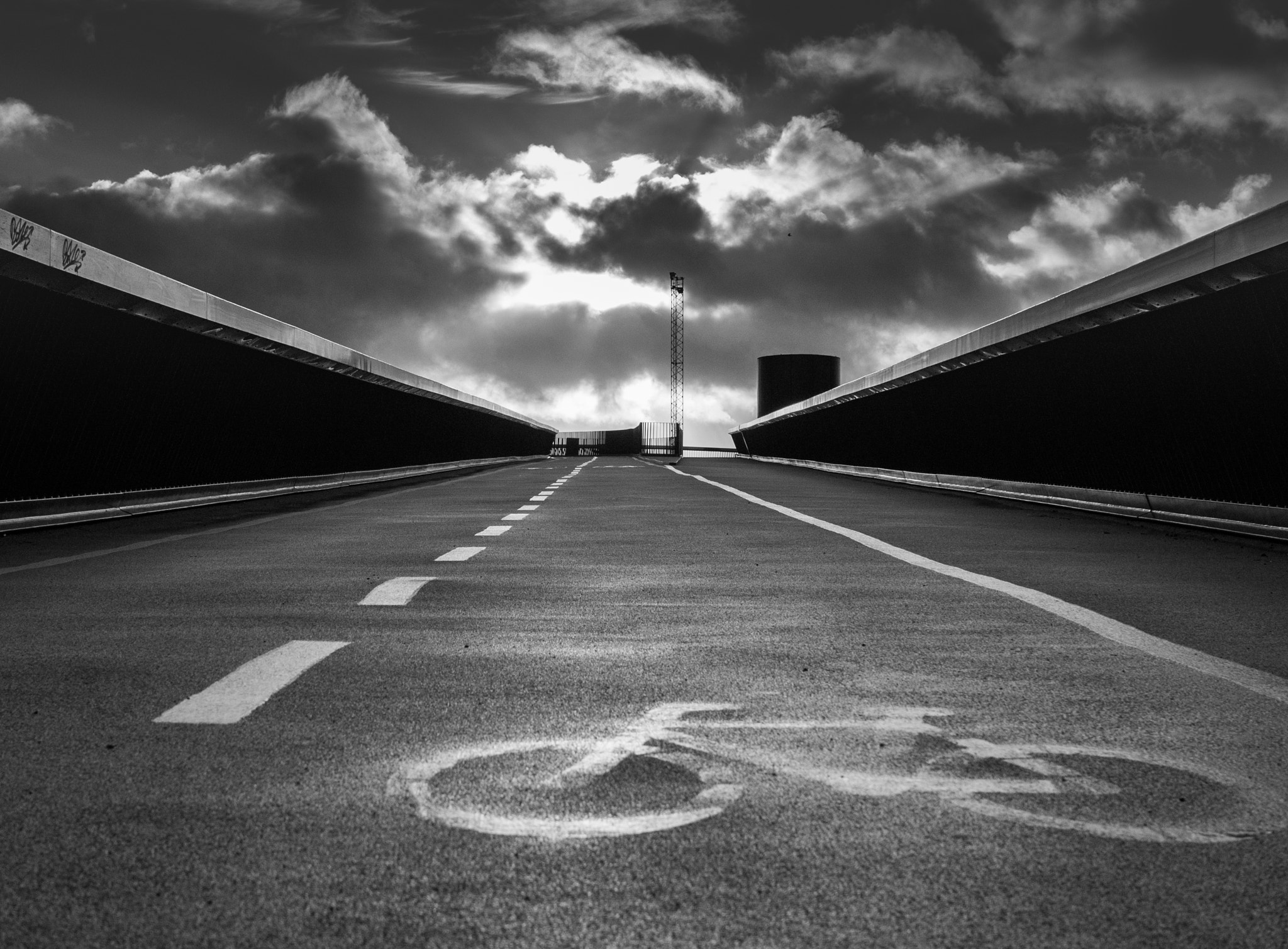 Nikon 1 J1 + Nikon 1 Nikkor 18.5mm F1.8 sample photo. Crossing the new bike bridge photography