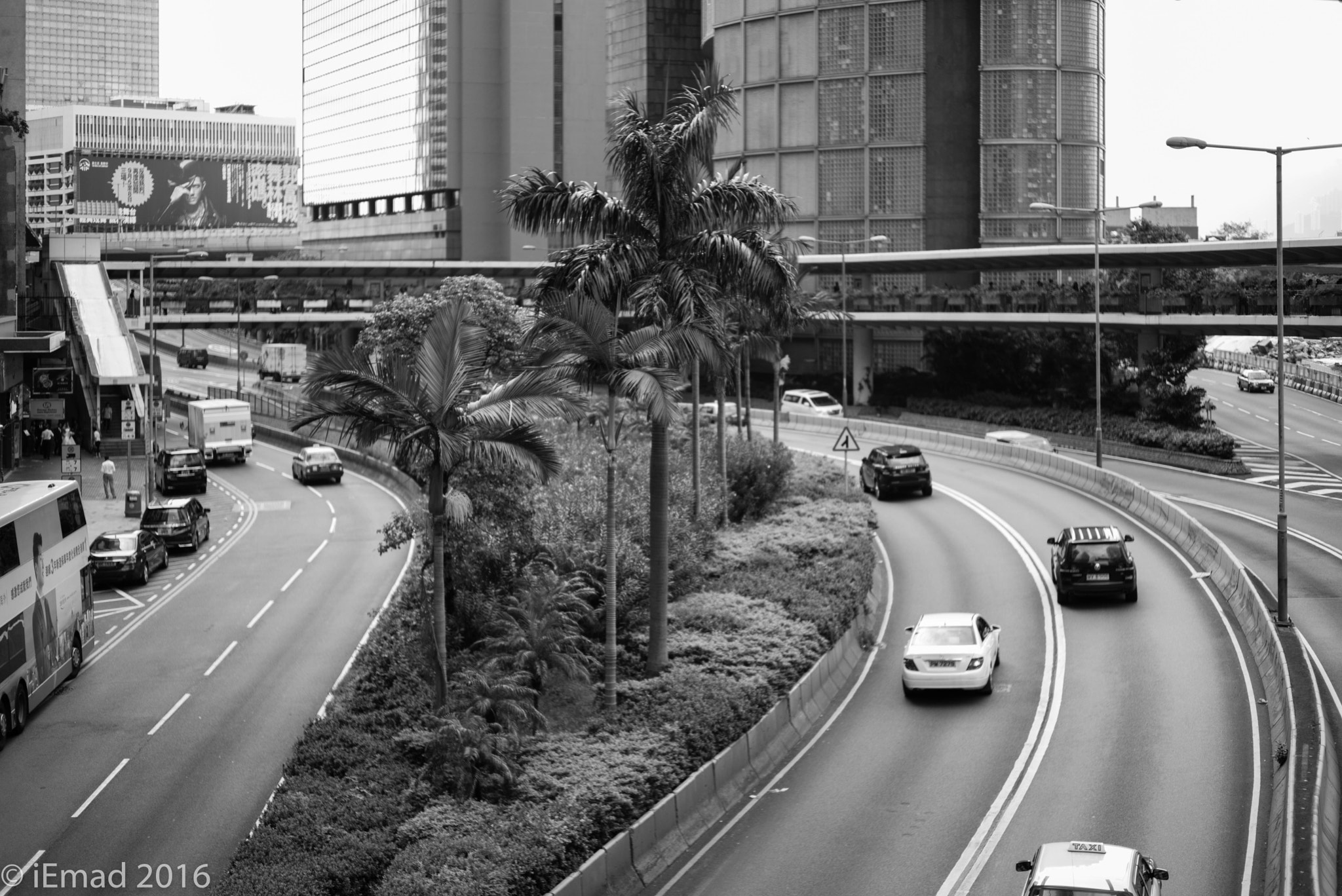 Leica Summilux-M 50mm F1.4 ASPH sample photo. Island in the street... photography