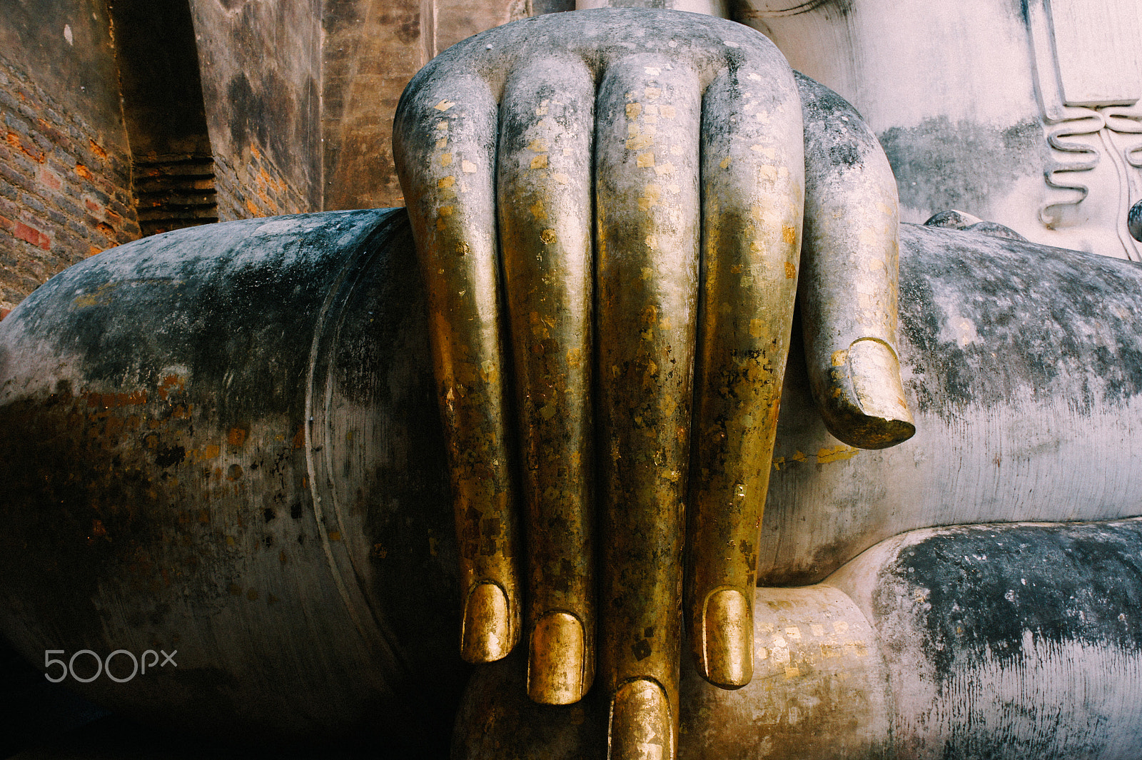 Sony NEX-5C + Sony E 18-55mm F3.5-5.6 OSS sample photo. Hand of buddha photography