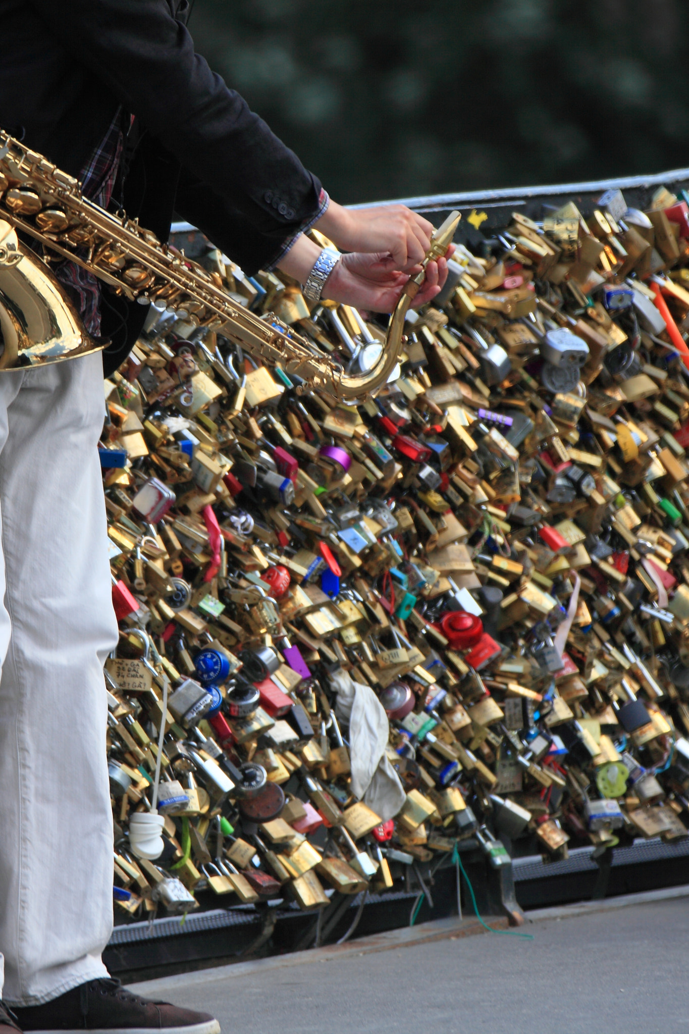 Canon EF 70-200mm F2.8L IS II USM sample photo. Saxo and padlocks photography