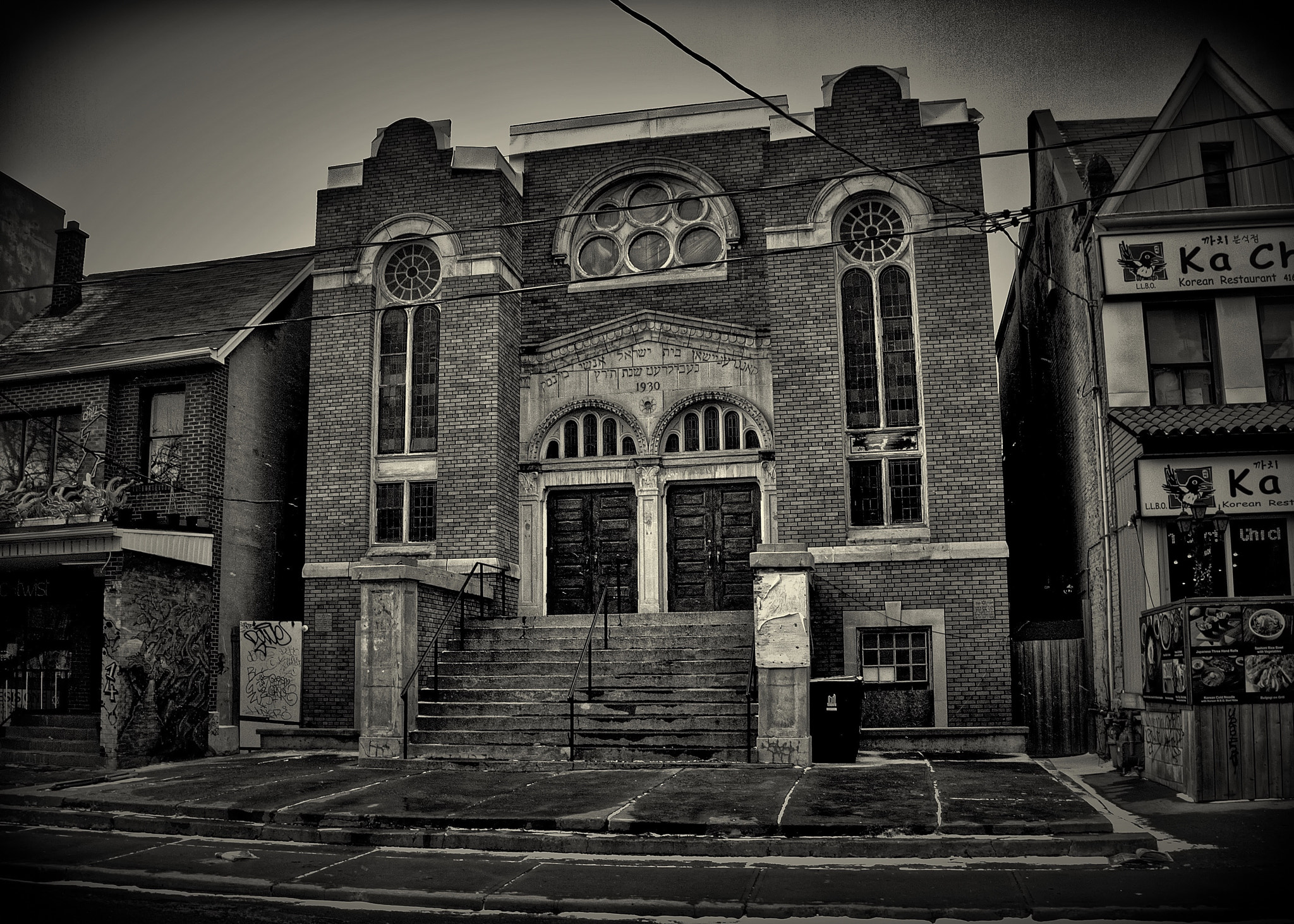 Olympus PEN E-PM1 sample photo. The old place of worship photography