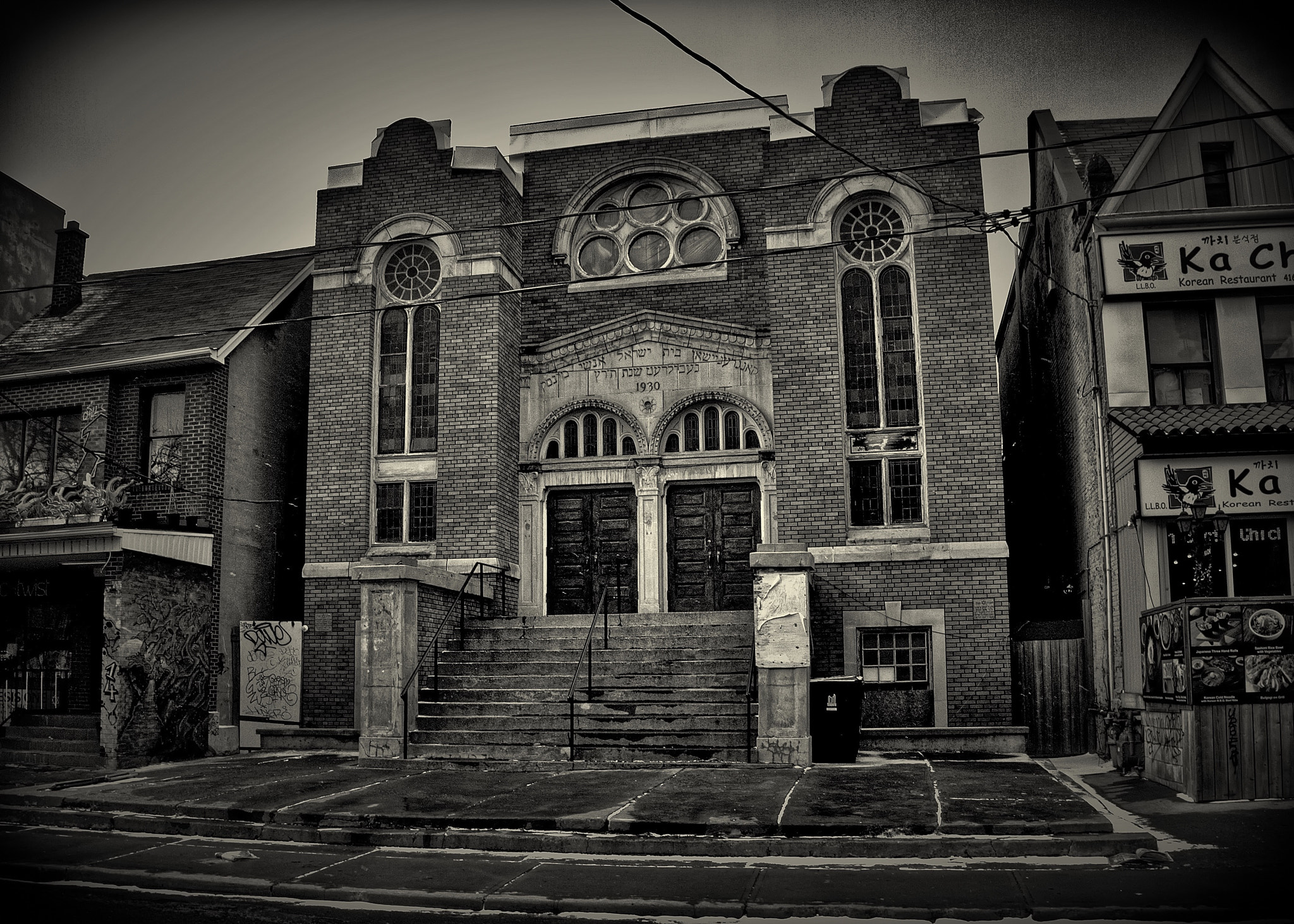 Olympus PEN E-PM1 + Panasonic Lumix G 14mm F2.5 ASPH sample photo. The old place of worship photography