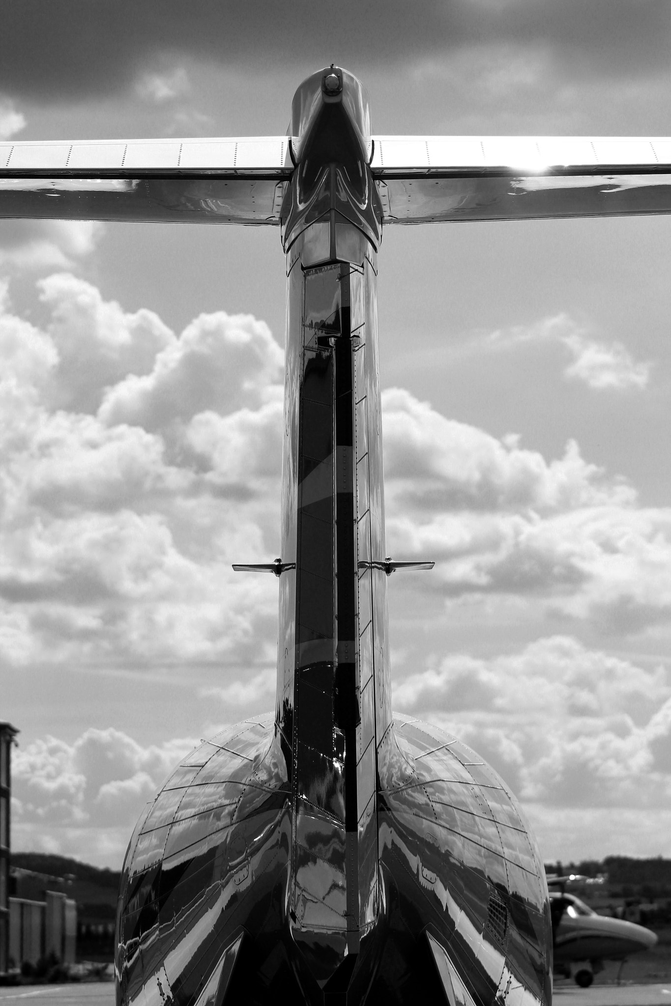Canon EF 90-300mm F4.5-5.6 sample photo. Airport photography