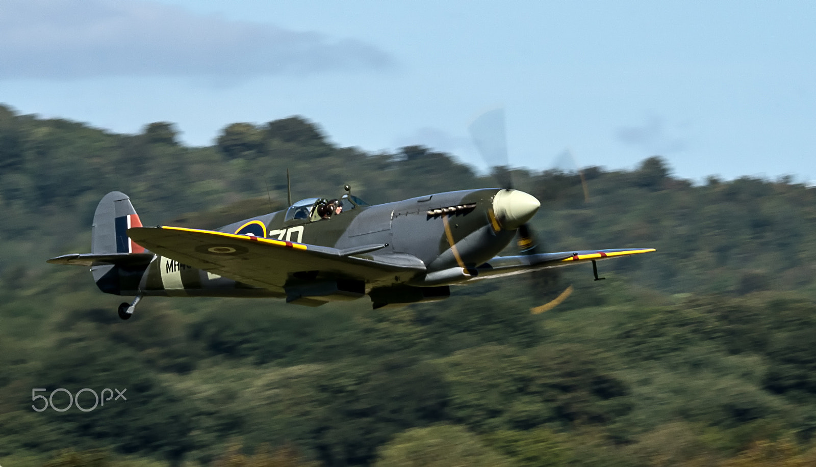 Sony ILCA-77M2 + Sony 70-400mm F4-5.6 G SSM sample photo. Spitfire take off photography