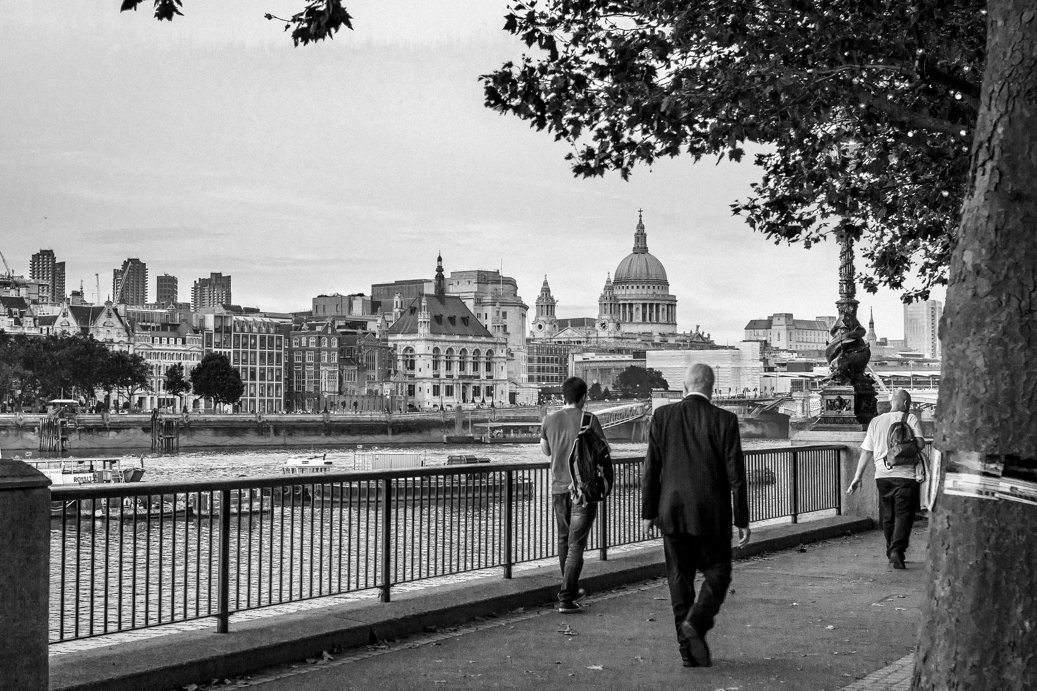 Canon EF 35mm F2 IS USM sample photo. Walking people photography