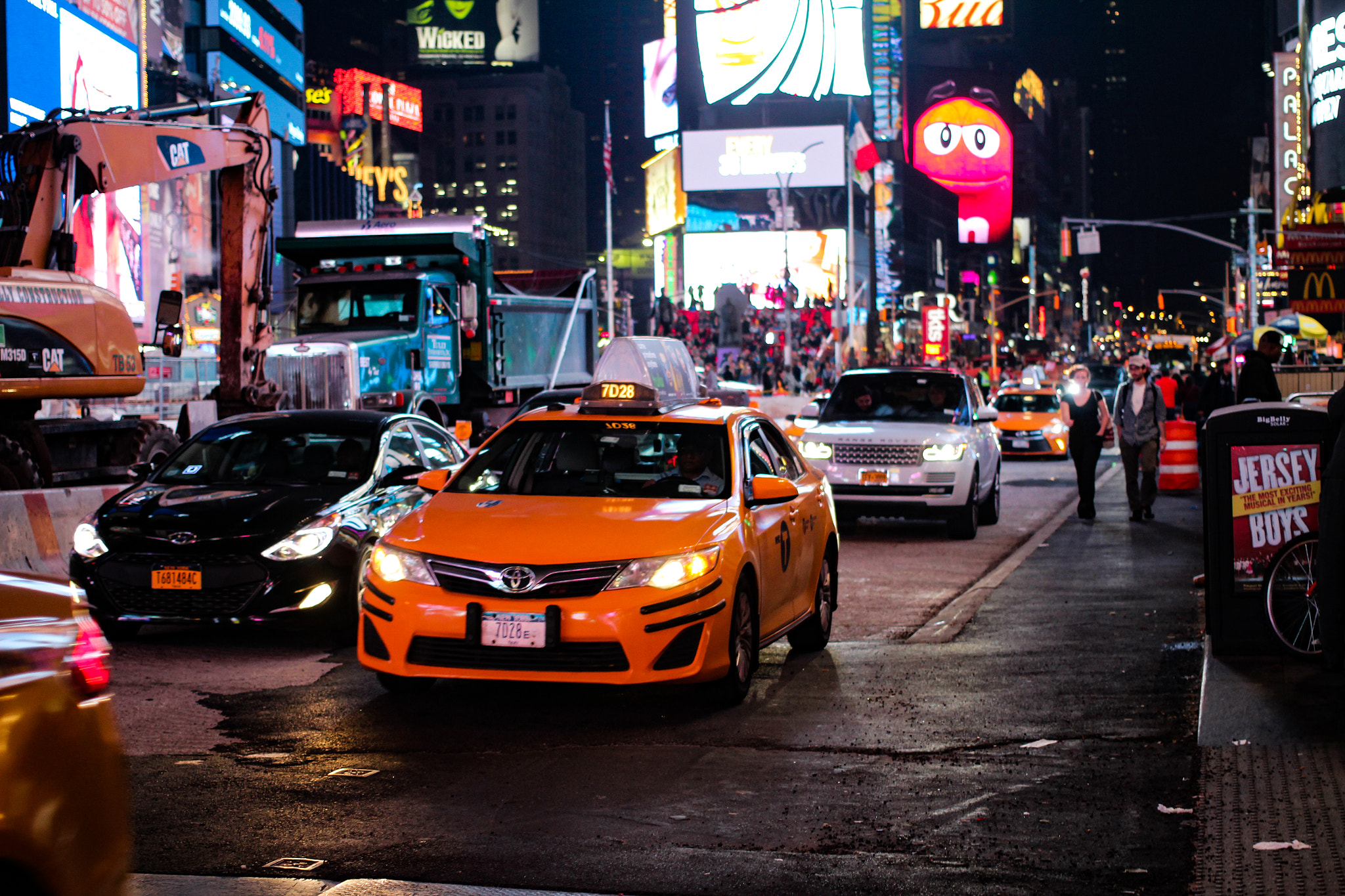Canon EF 40mm F2.8 STM sample photo. Catching a cab photography