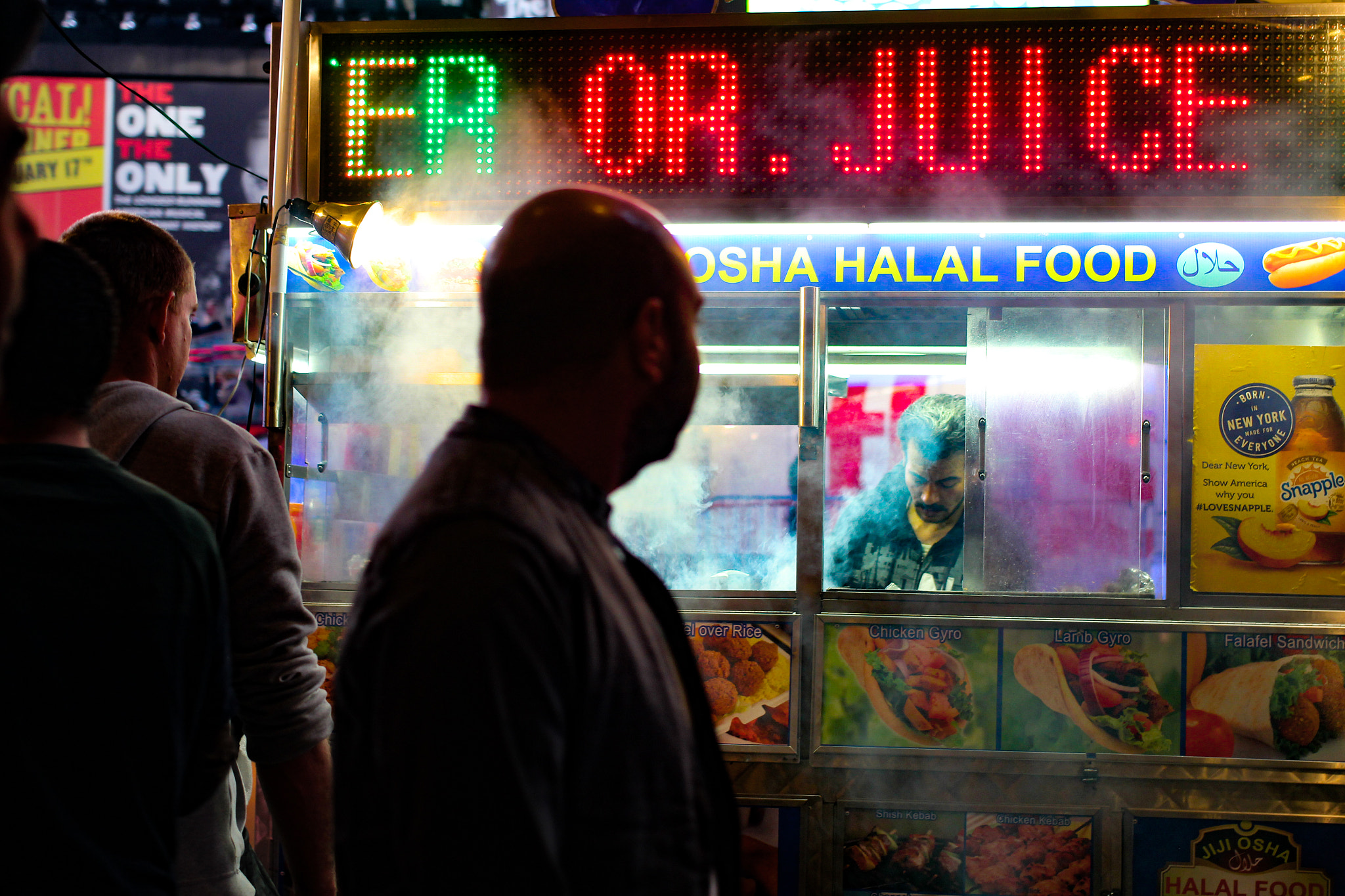 Canon EF 40mm F2.8 STM sample photo. Food truck in new york photography