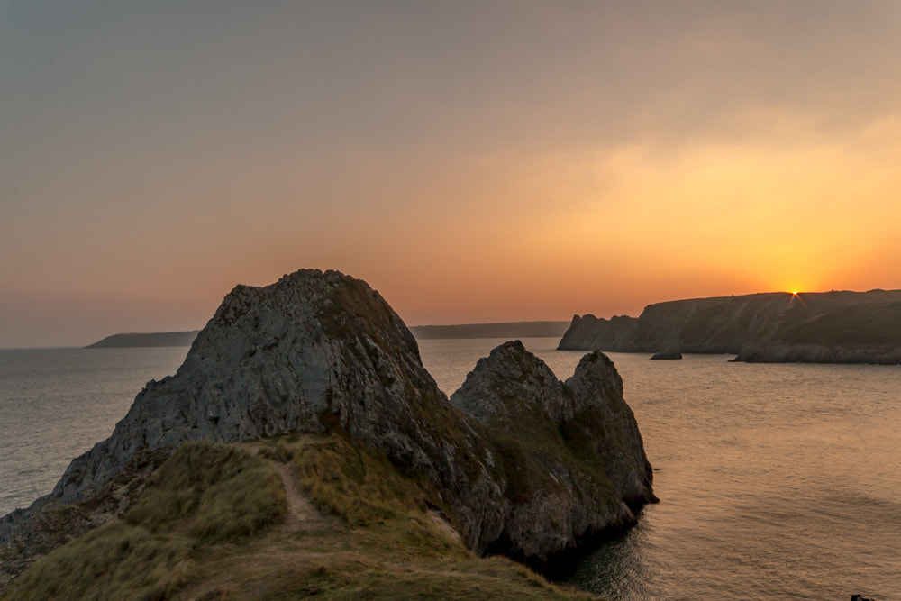 Canon EOS 650D (EOS Rebel T4i / EOS Kiss X6i) + Sigma 10-20mm F4-5.6 EX DC HSM sample photo. Cliffs sunset photography
