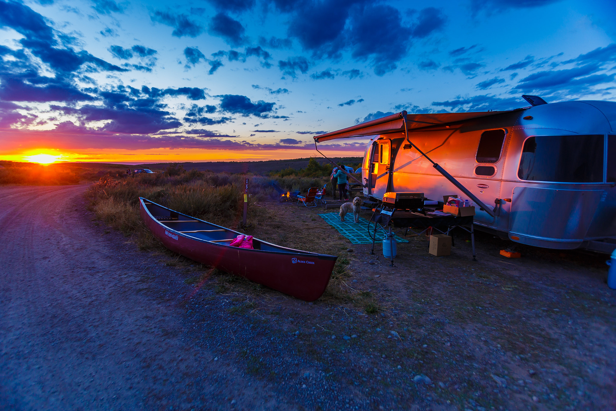 Canon EOS 6D + Tamron SP AF 17-35mm F2.8-4 Di LD Aspherical (IF) sample photo. Sunset camper photography