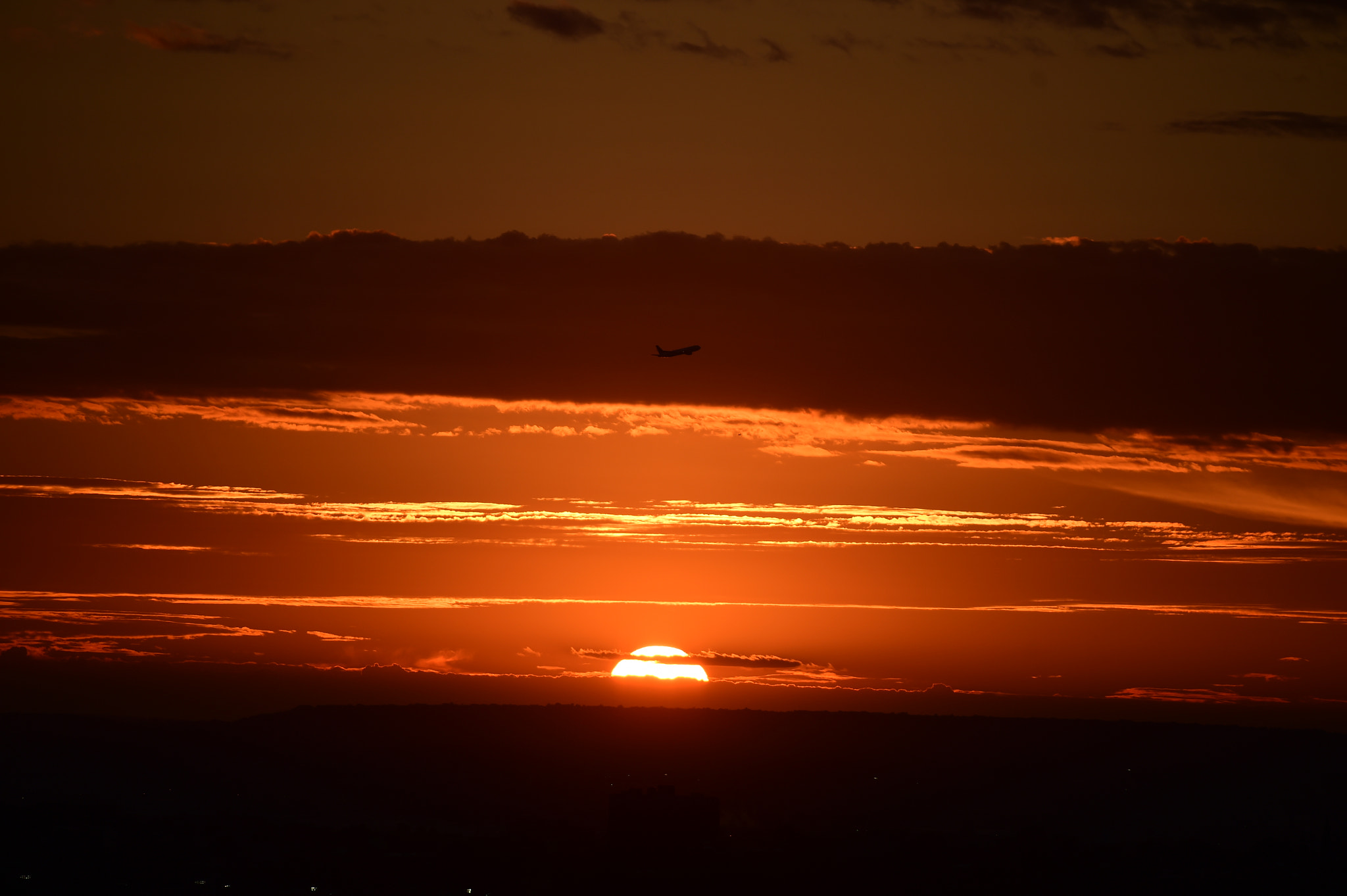 Tokina AT-X 304 AF (AF 300mm f/4.0) sample photo. Plane rising photography