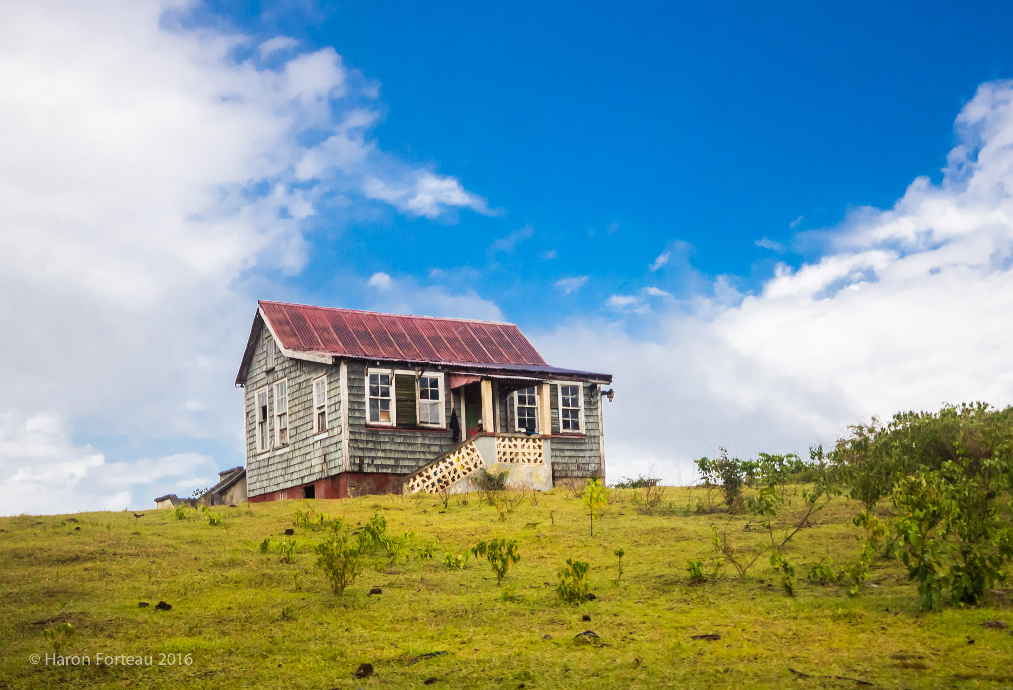 Sigma 10-20mm F4-5.6 EX DC HSM sample photo. Chattel on a hill photography