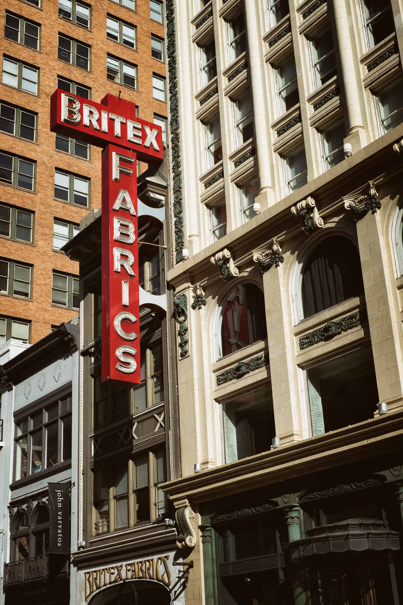 Sony a6300 + E 32mm F1.8 sample photo. Geary street, san francisco | california photography