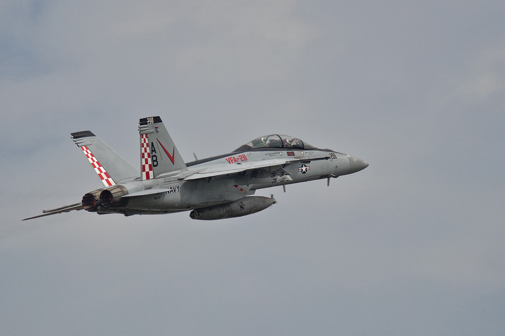 Canon EF 70-200mm F2.8L USM sample photo. F tanker va photography