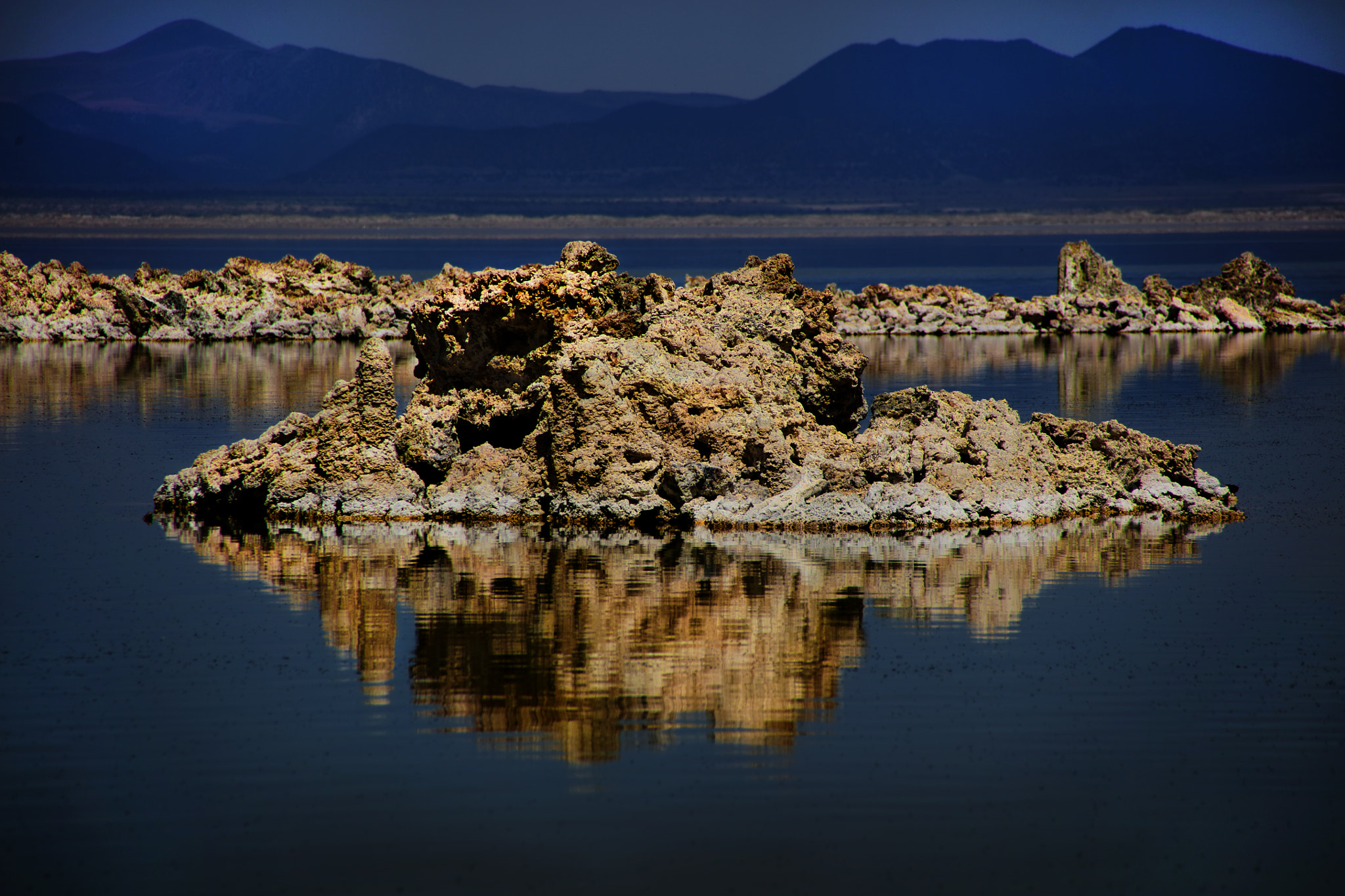 Canon EOS 5DS R + Tamron AF 28-300mm F3.5-6.3 XR Di LD Aspherical (IF) Macro sample photo. Mono lake photography