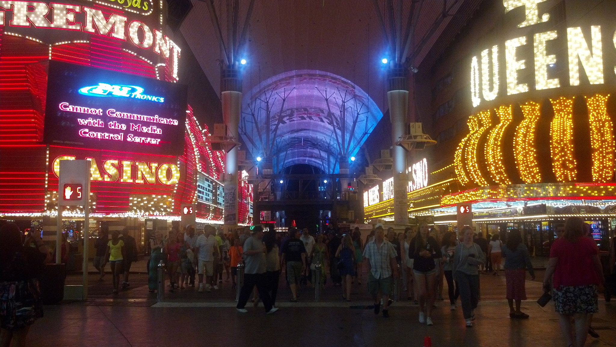 Motorola DROID RAZR sample photo