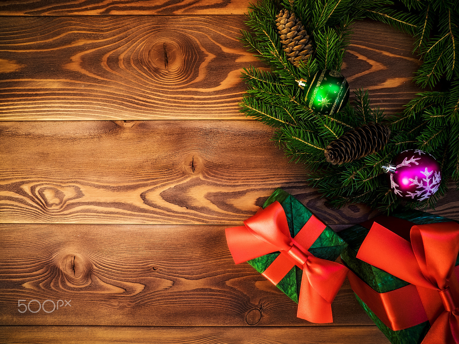 Olympus OM-D E-M1 + OLYMPUS 14-54mm Lens sample photo. Wreath on the wooden board. wrapped gift boxes. christmas and new year concept photography