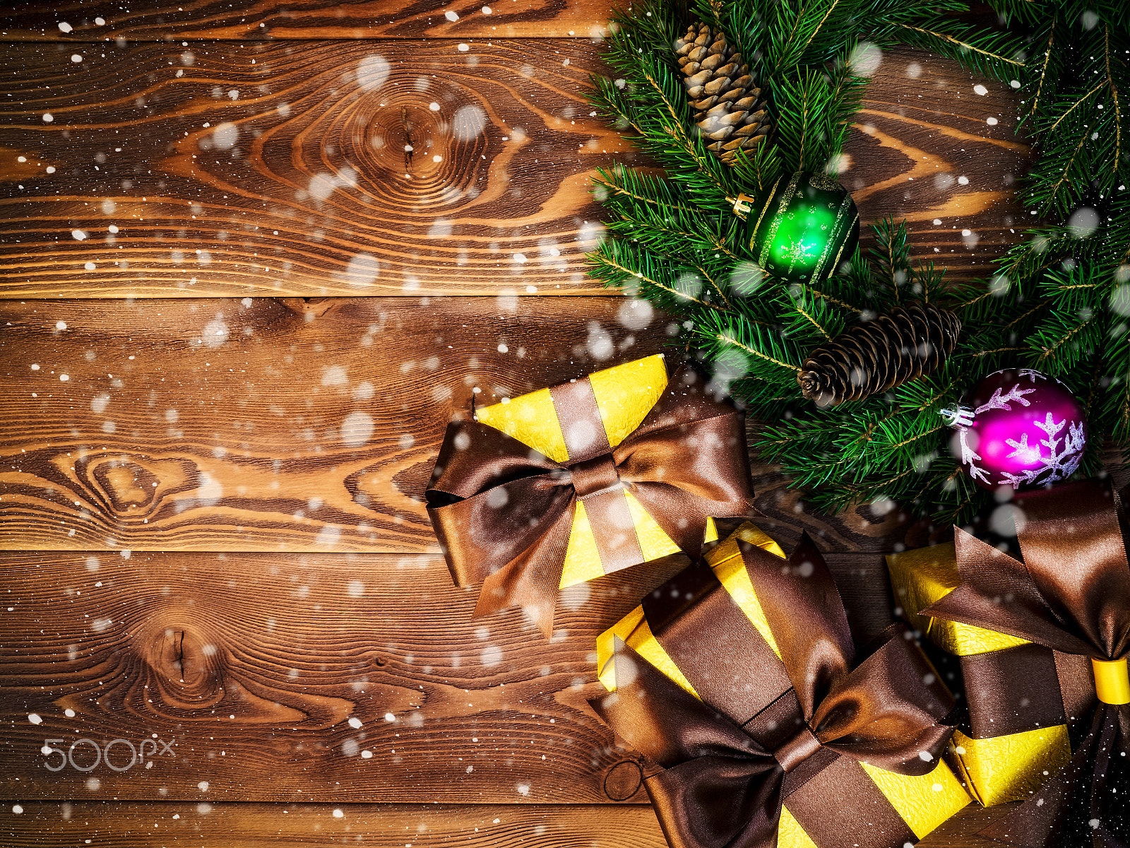 Olympus OM-D E-M1 + OLYMPUS 14-54mm Lens sample photo. Wreath on the wooden board. wrapped gift boxes. christmas and new year concept photography