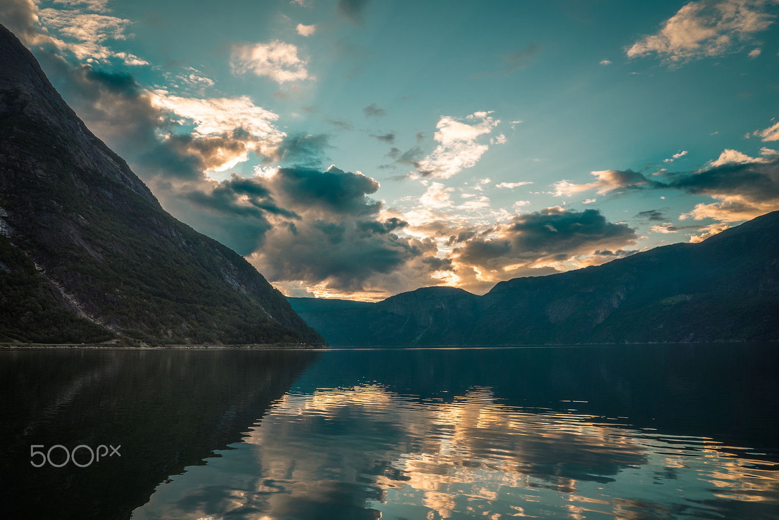 Sony FE 28mm F2 sample photo. Norway trip photography