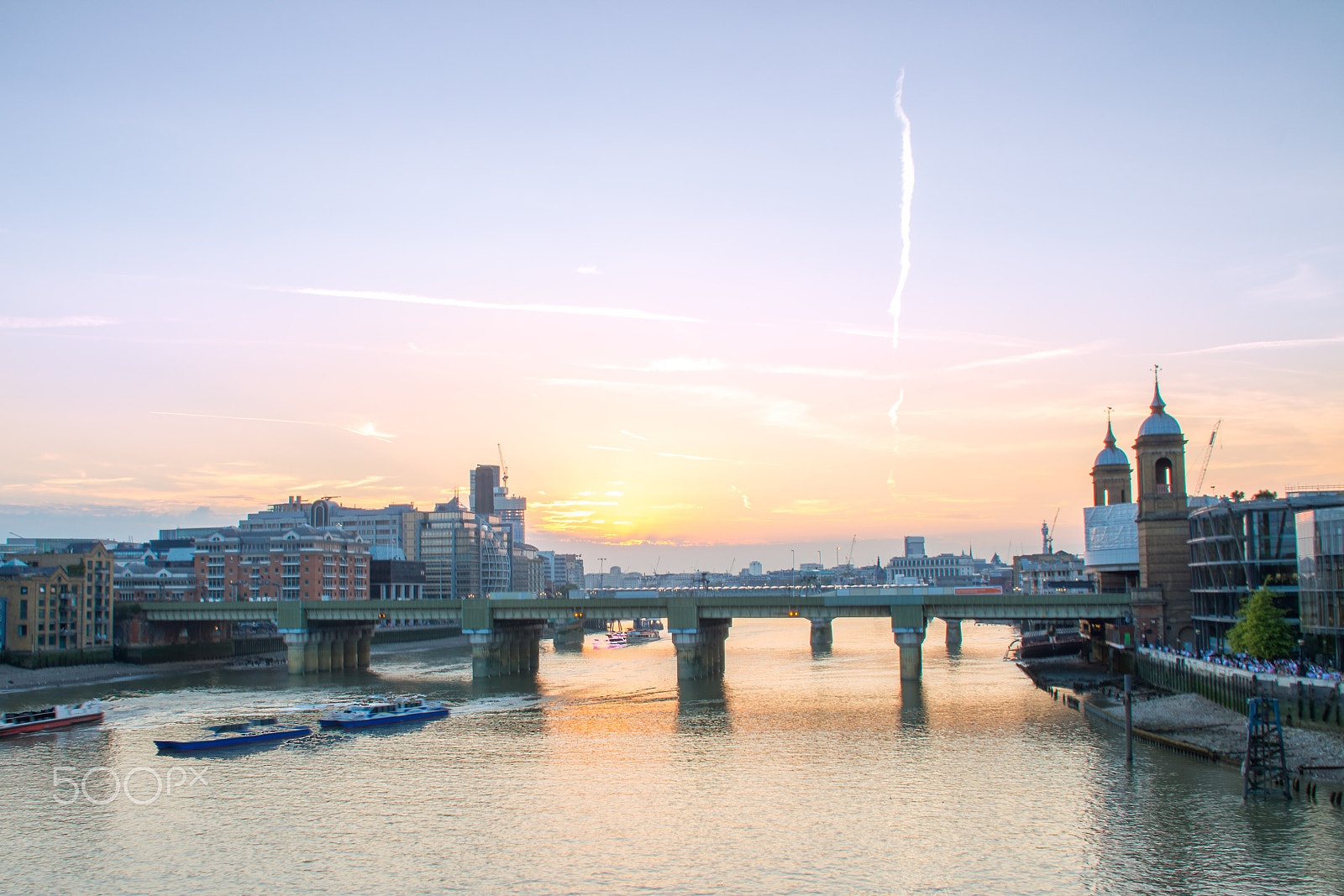 Canon EF 75-300mm F4.0-5.6 IS USM sample photo. Sunset over london photography
