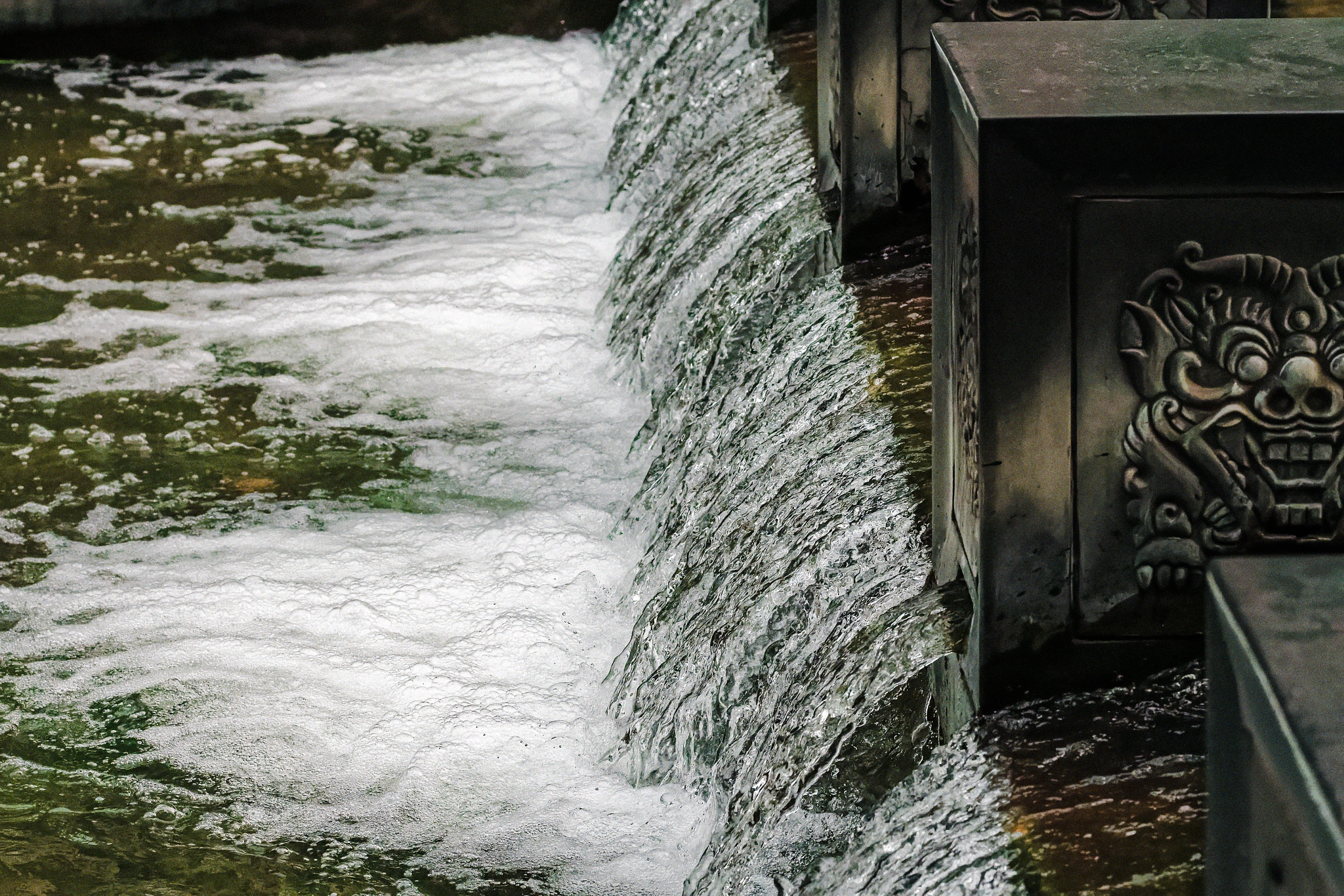 Sony FE 85mm F1.4 GM sample photo. Chunggyechon water flowing photography