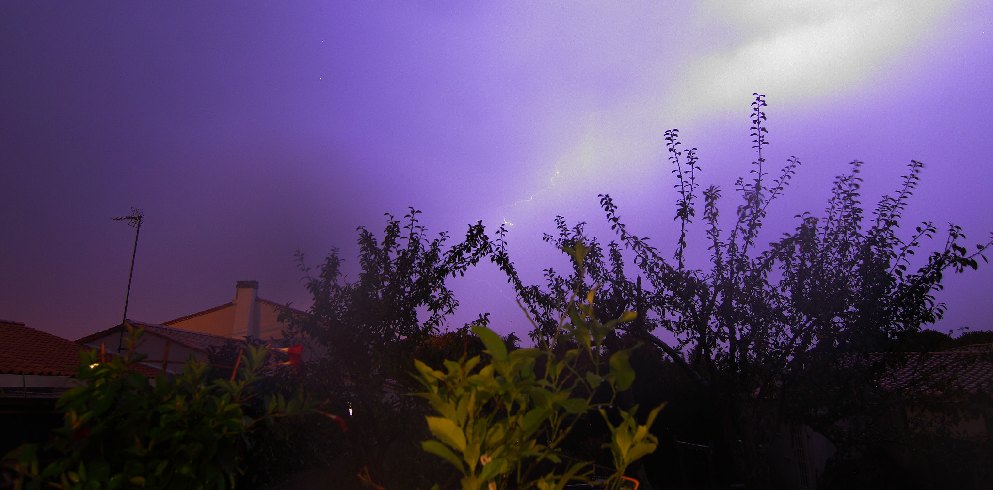 Canon 11-16mm sample photo. Orage photography