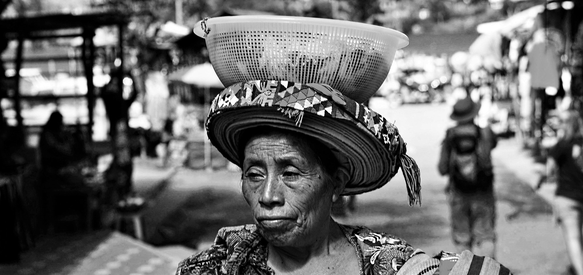 Nikon D610 + Sigma 28-70mm F2.8 EX sample photo. (woman tz'utujil at the market) photography